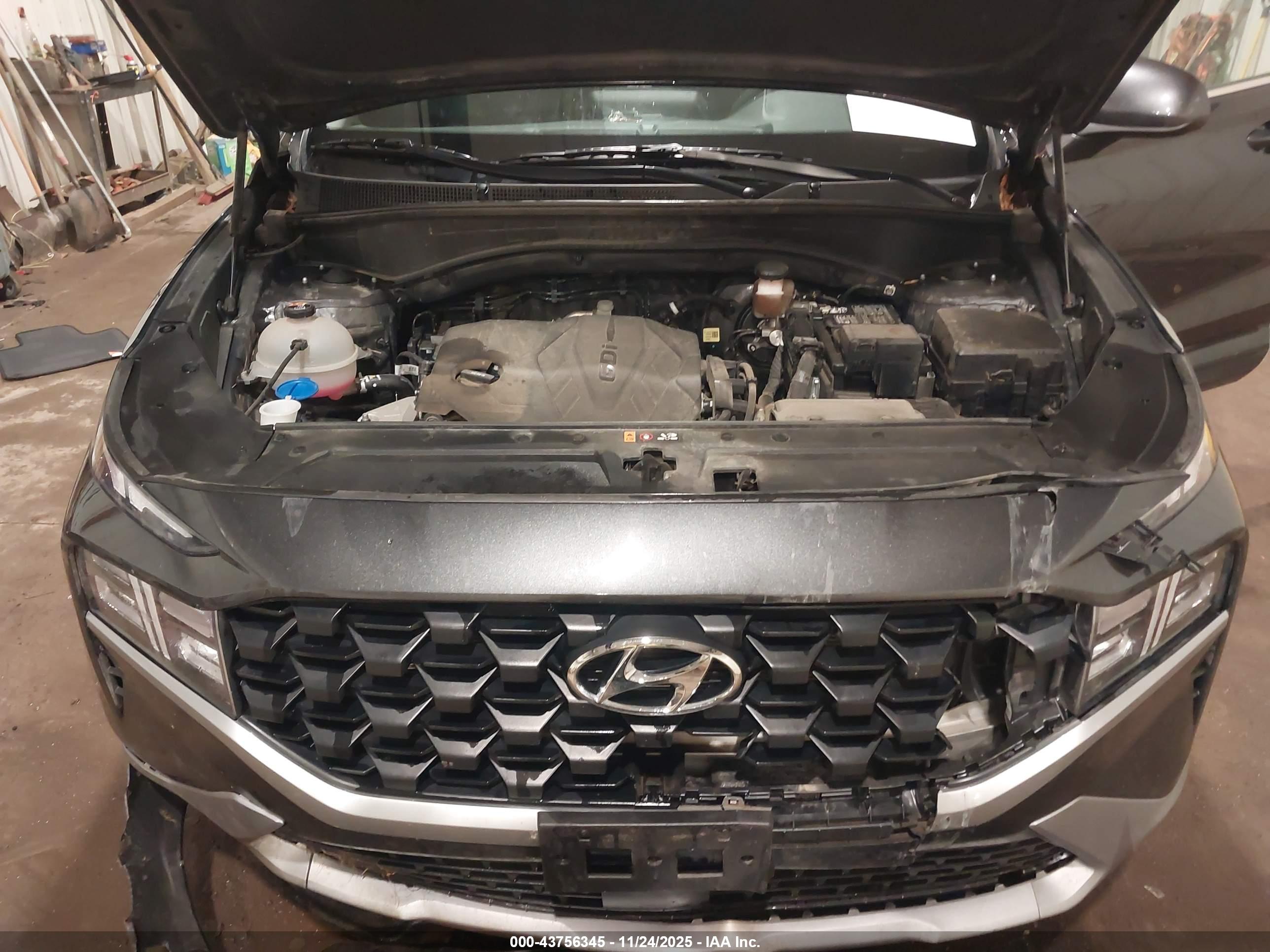 HYUNDAI SANTA image 10