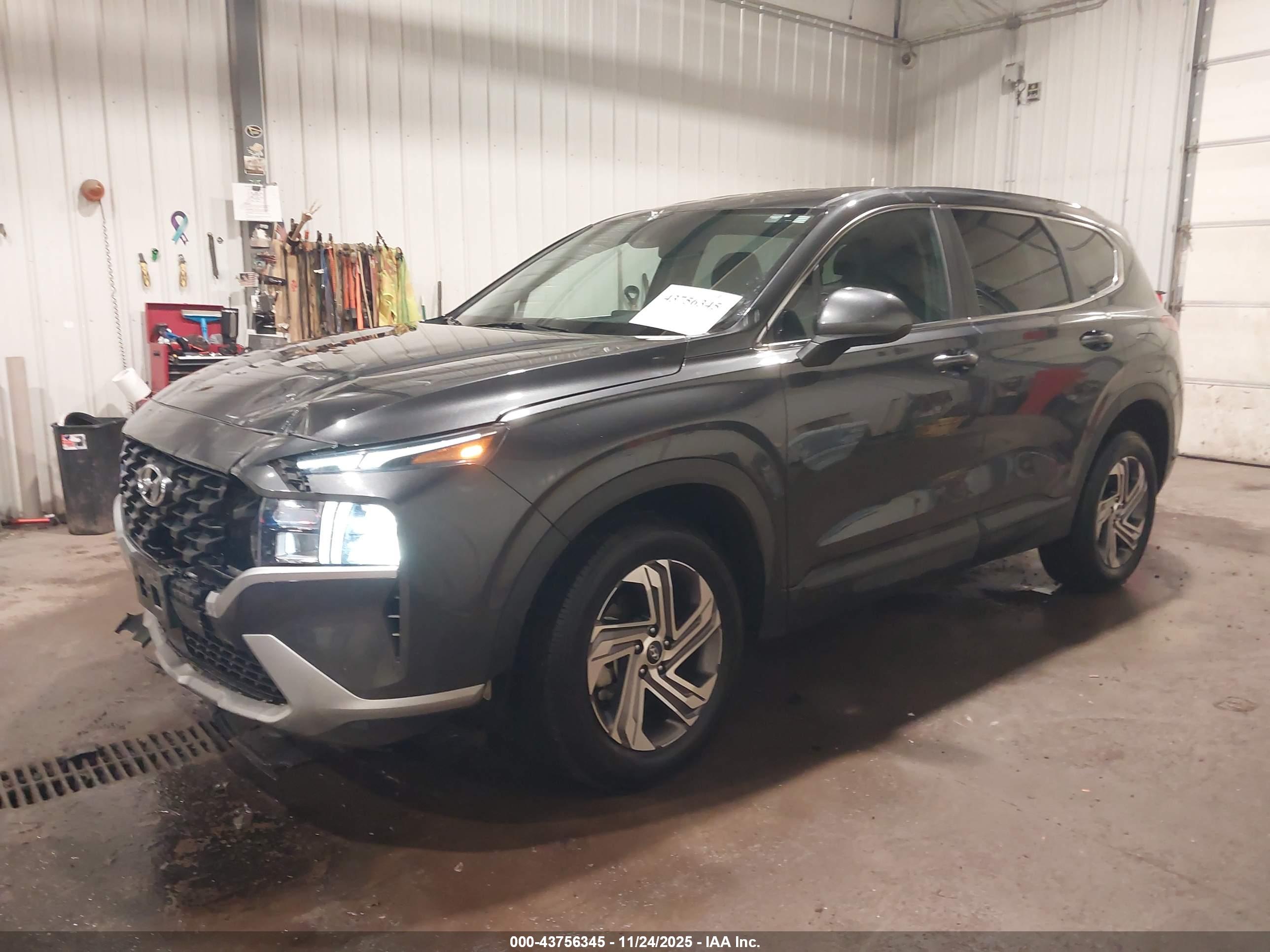 HYUNDAI SANTA image 2