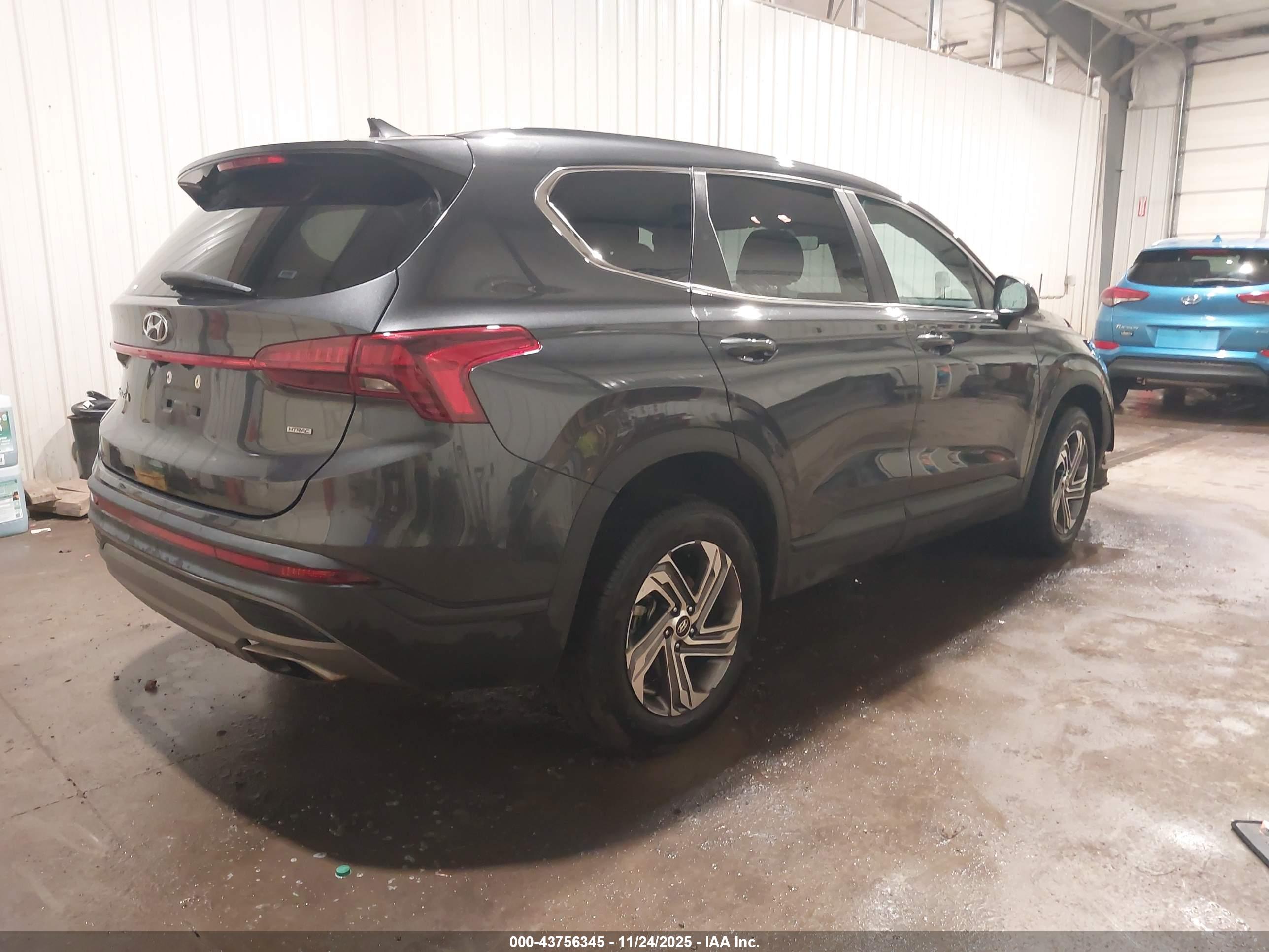 HYUNDAI SANTA image 4