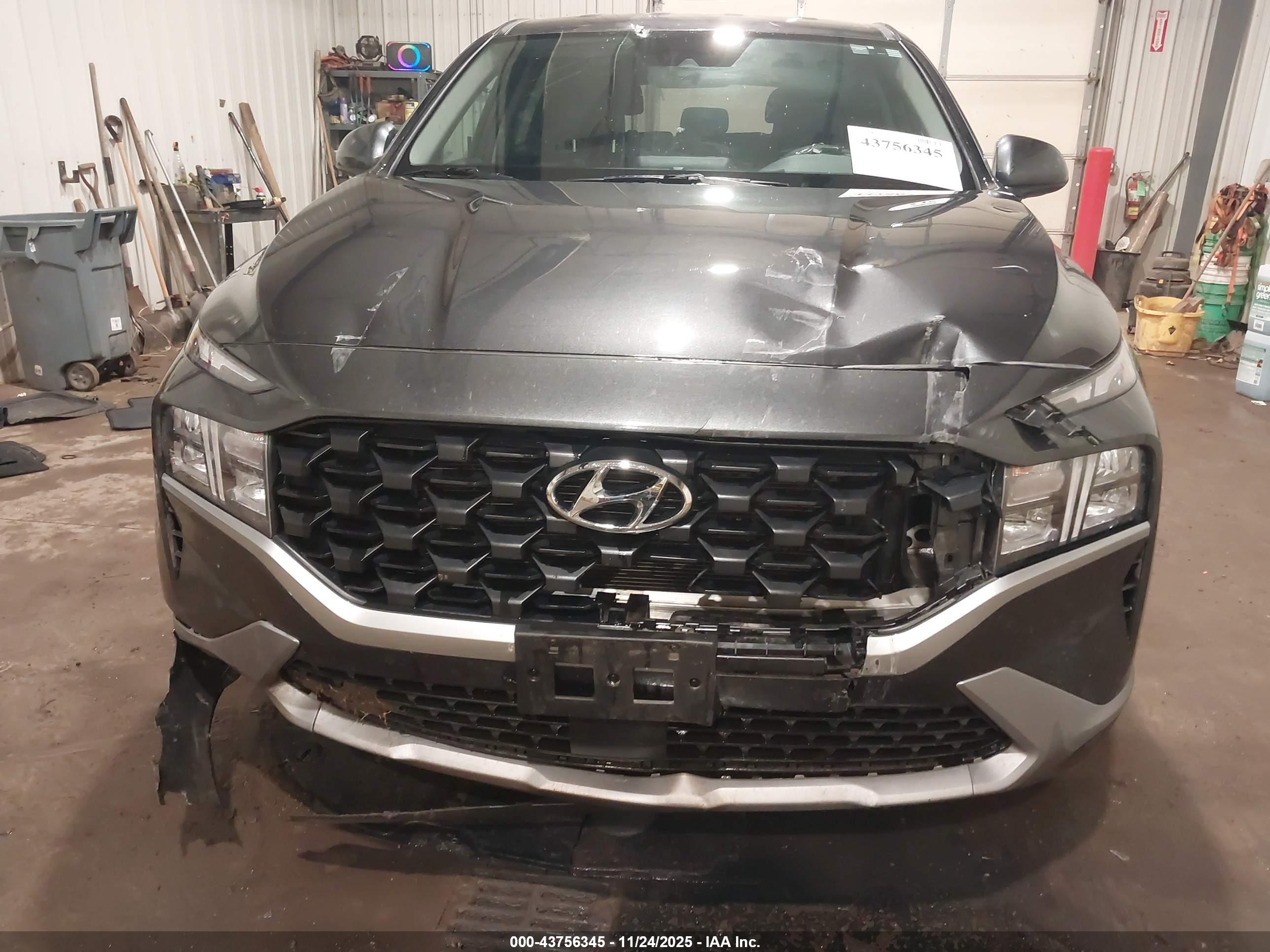 HYUNDAI SANTA image 6