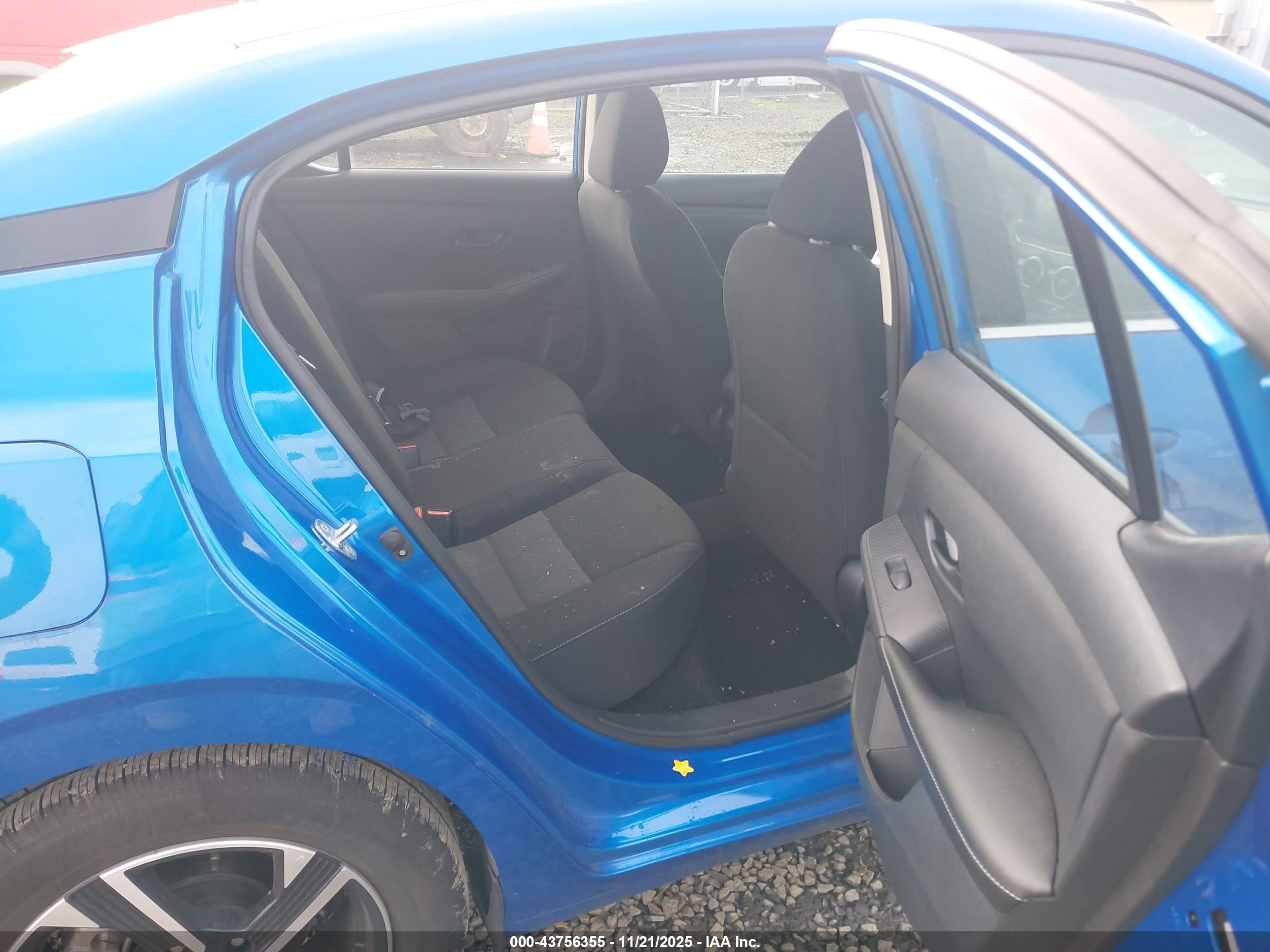 NISSAN SENTRA image 8