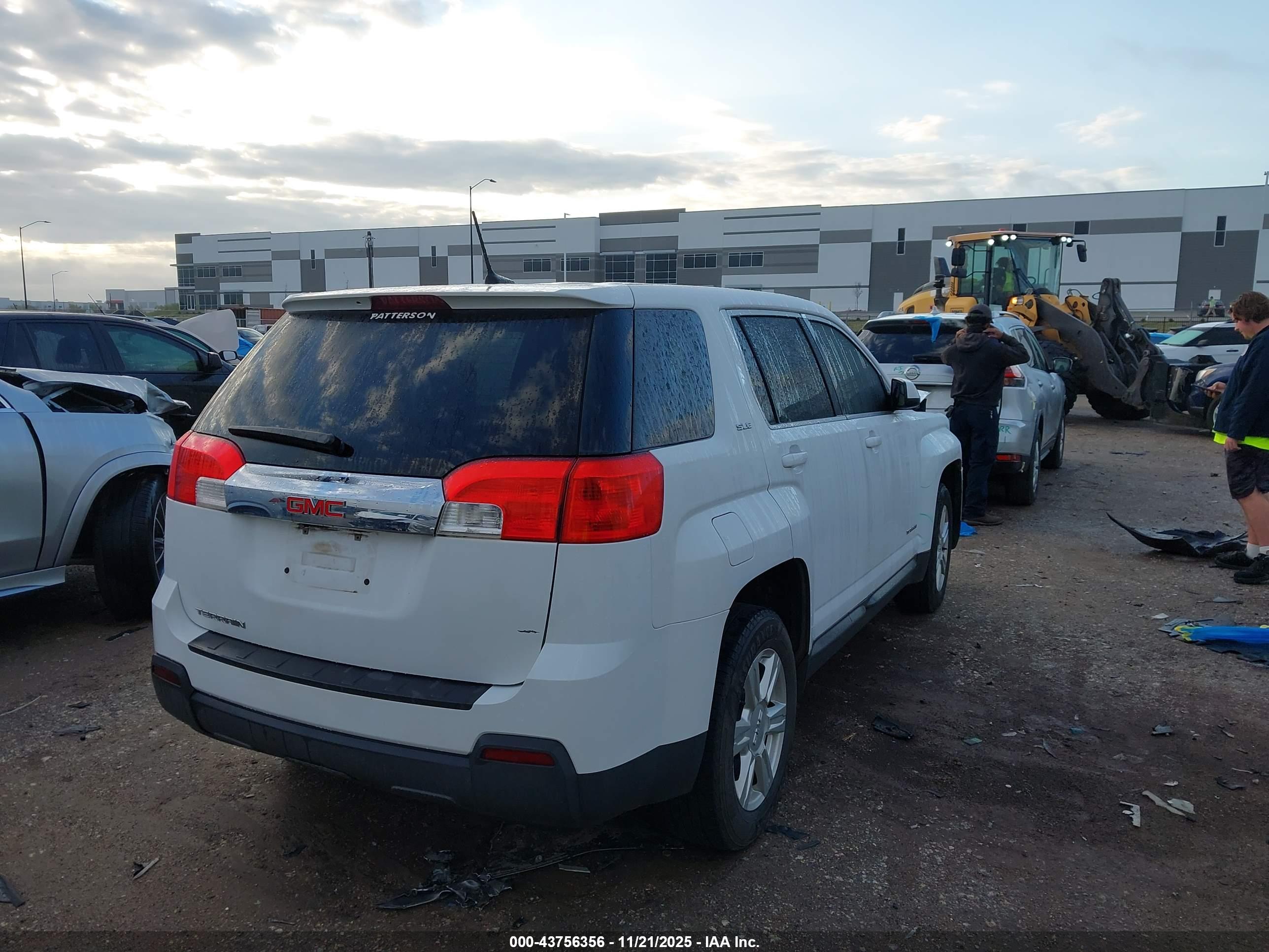 GMC TERRAIN image 4