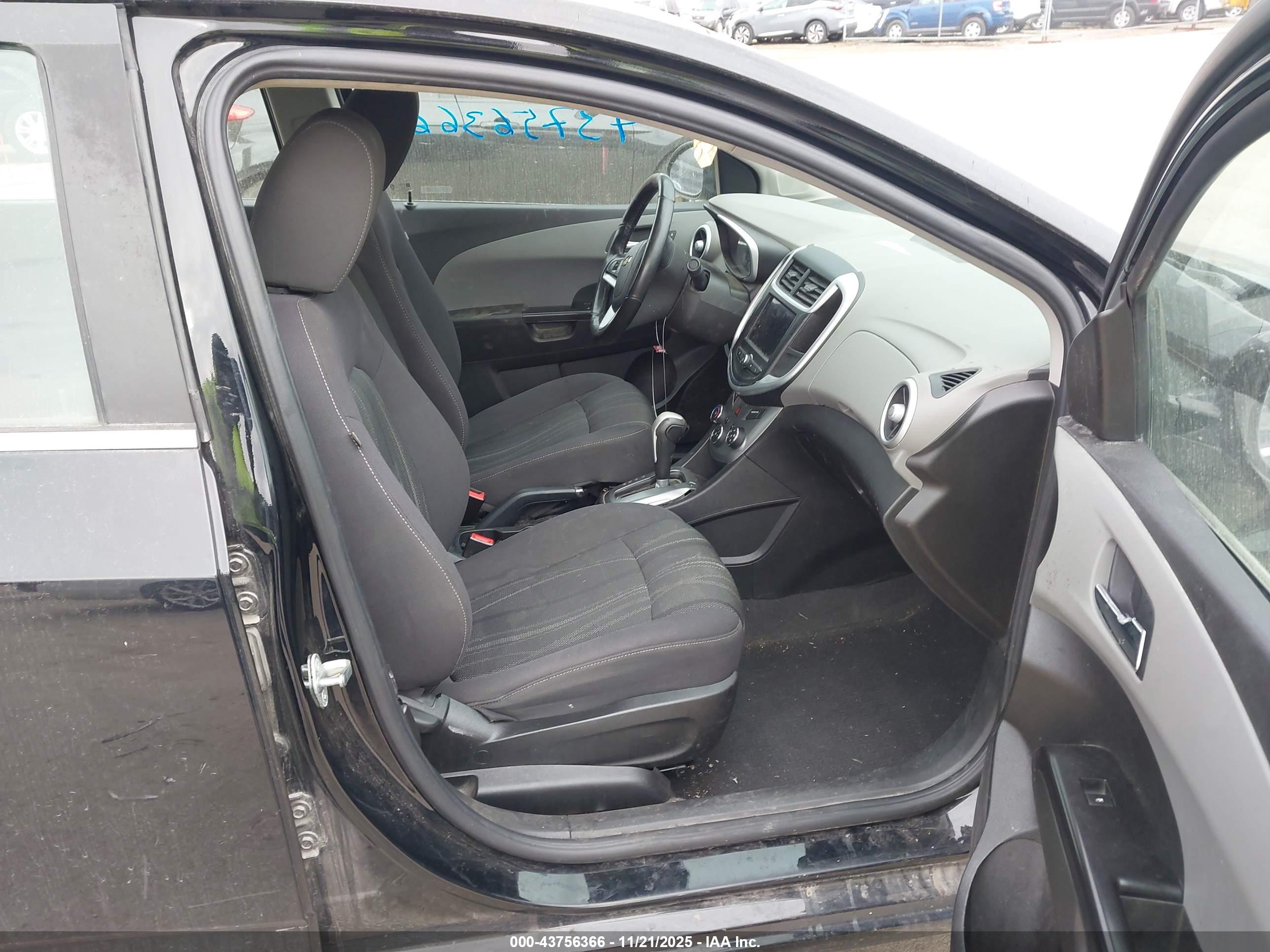 CHEVROLET SONIC image 5