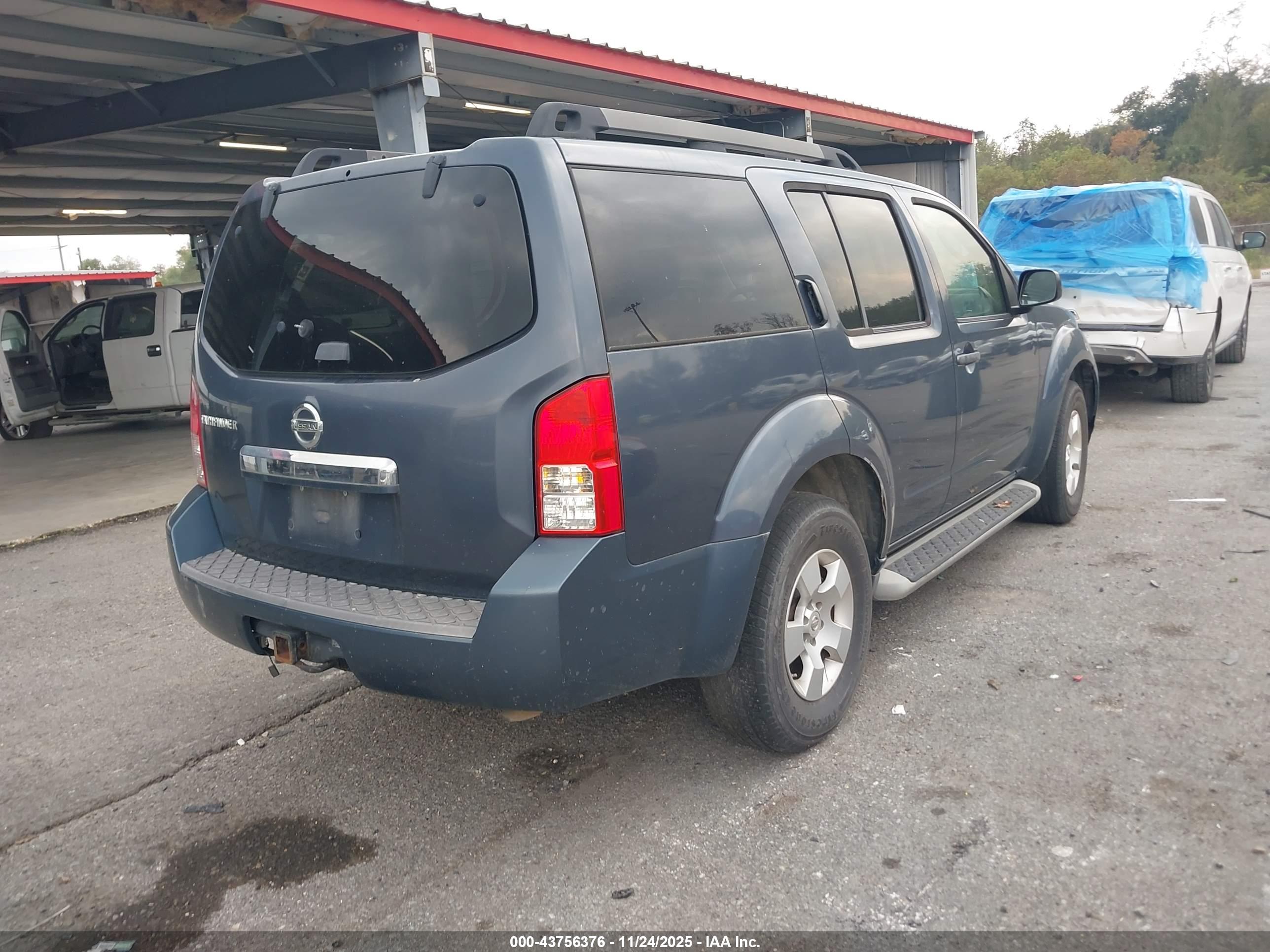 NISSAN PATHFINDER image 4