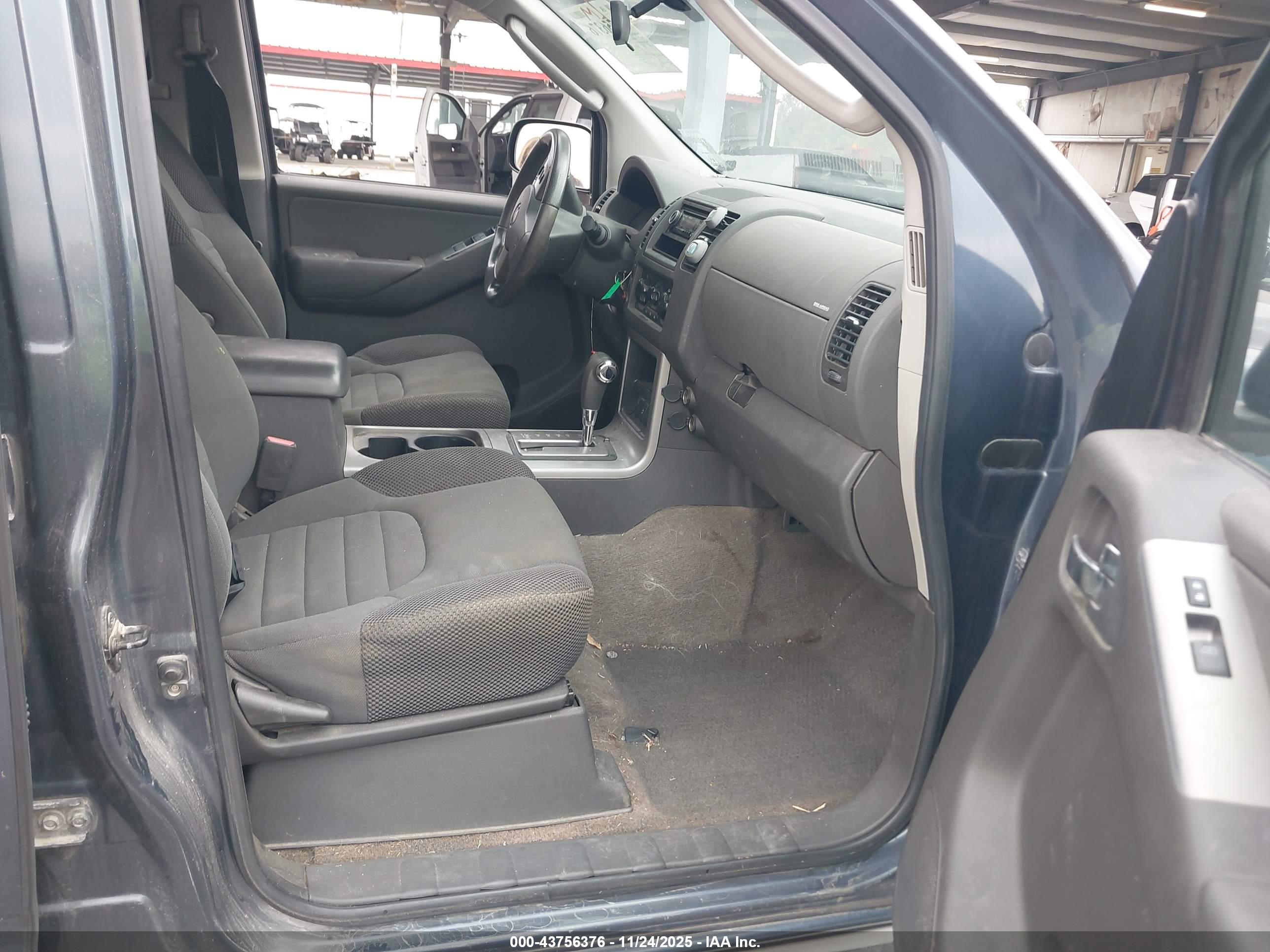 NISSAN PATHFINDER image 5