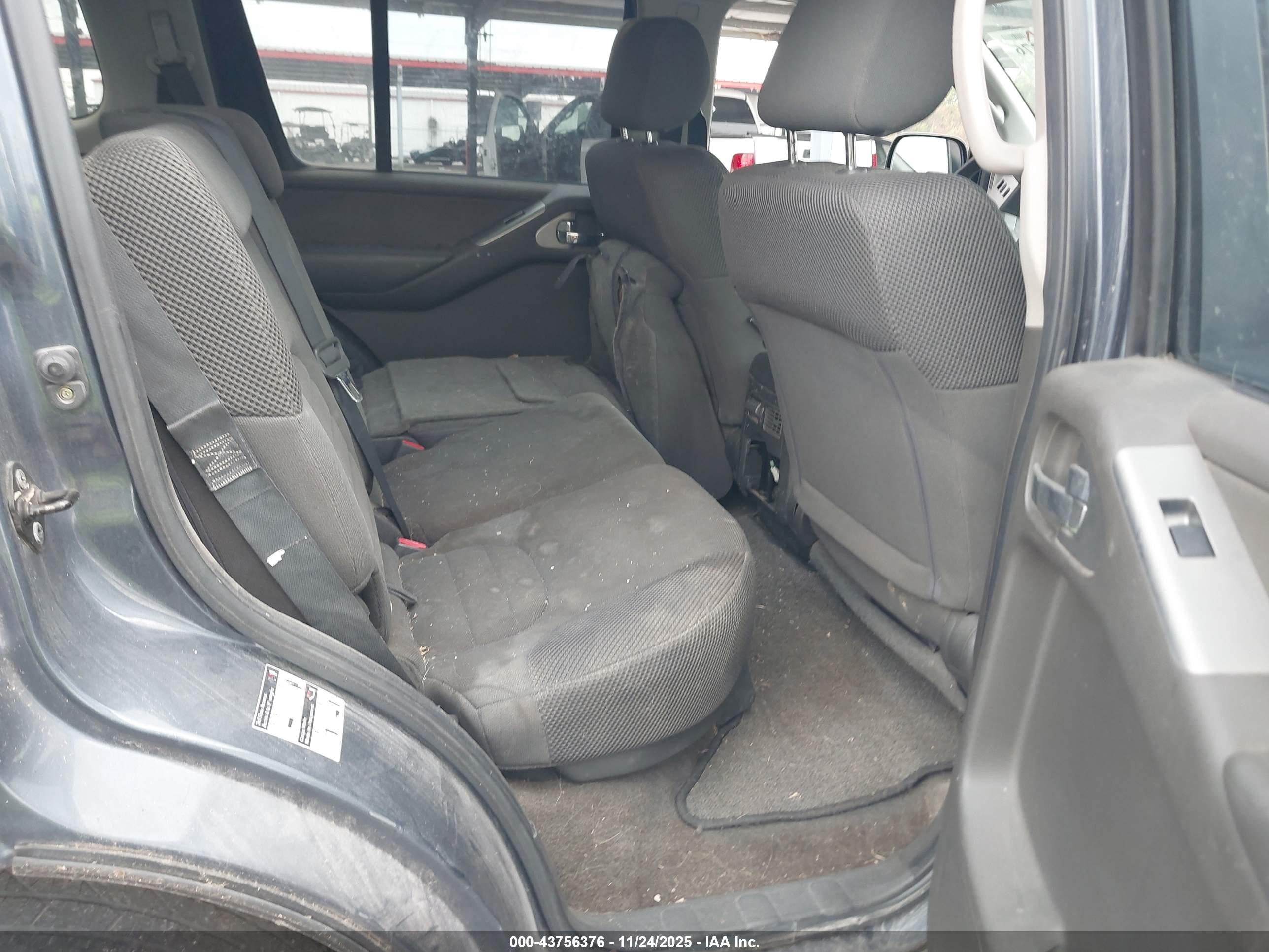 NISSAN PATHFINDER image 8
