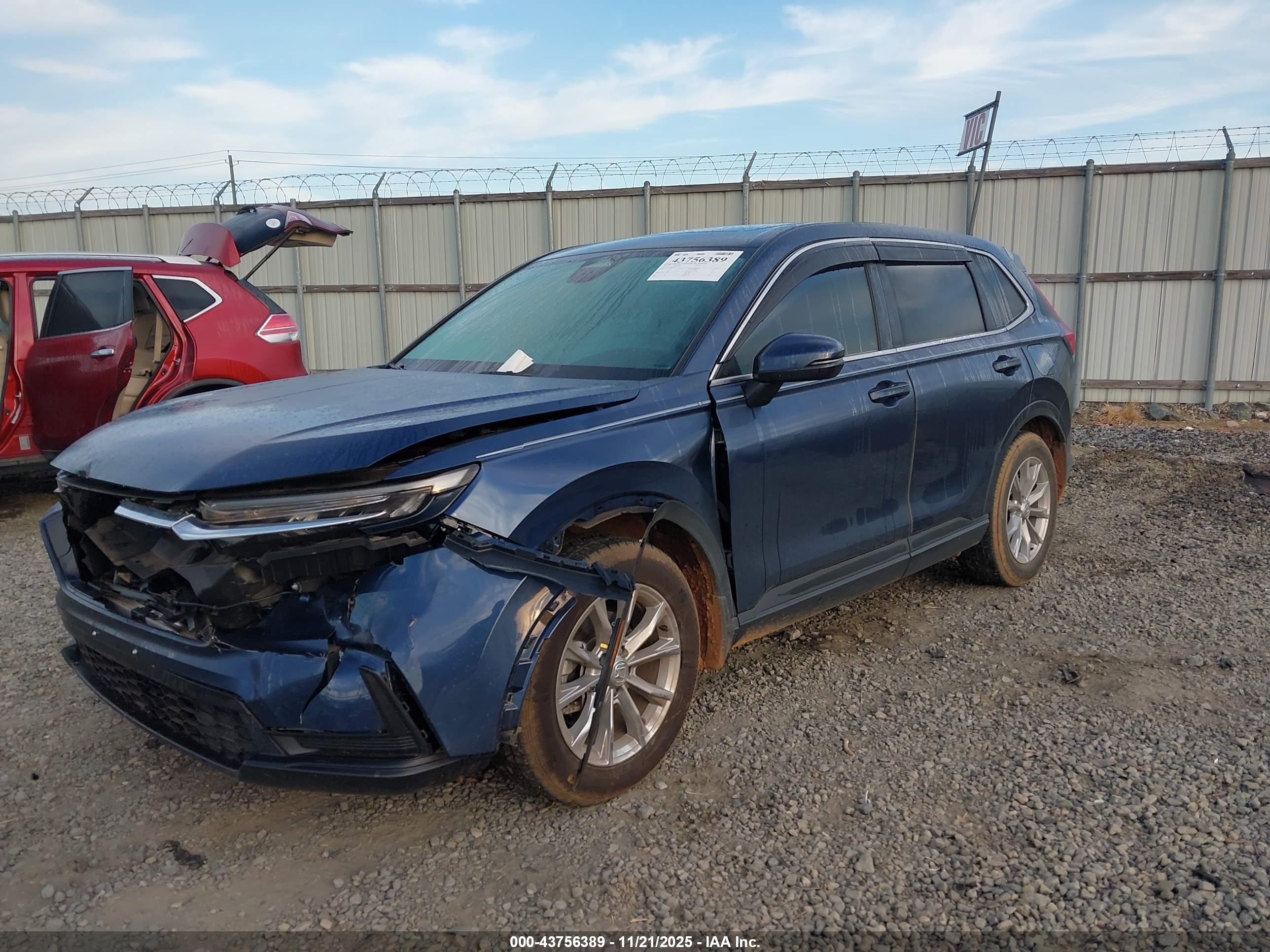 HONDA CR-V image 2