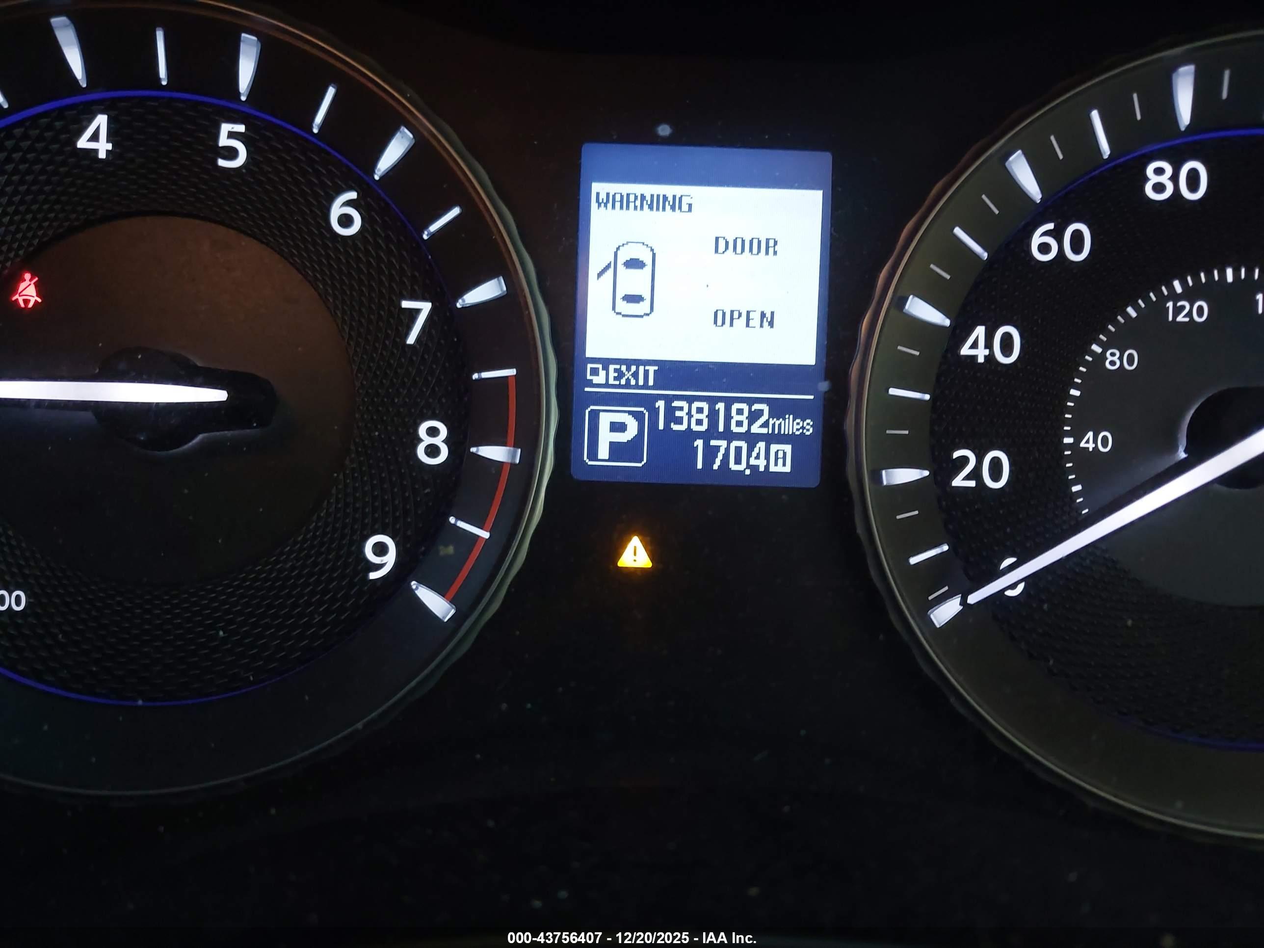 INFINITI Q70L image 7