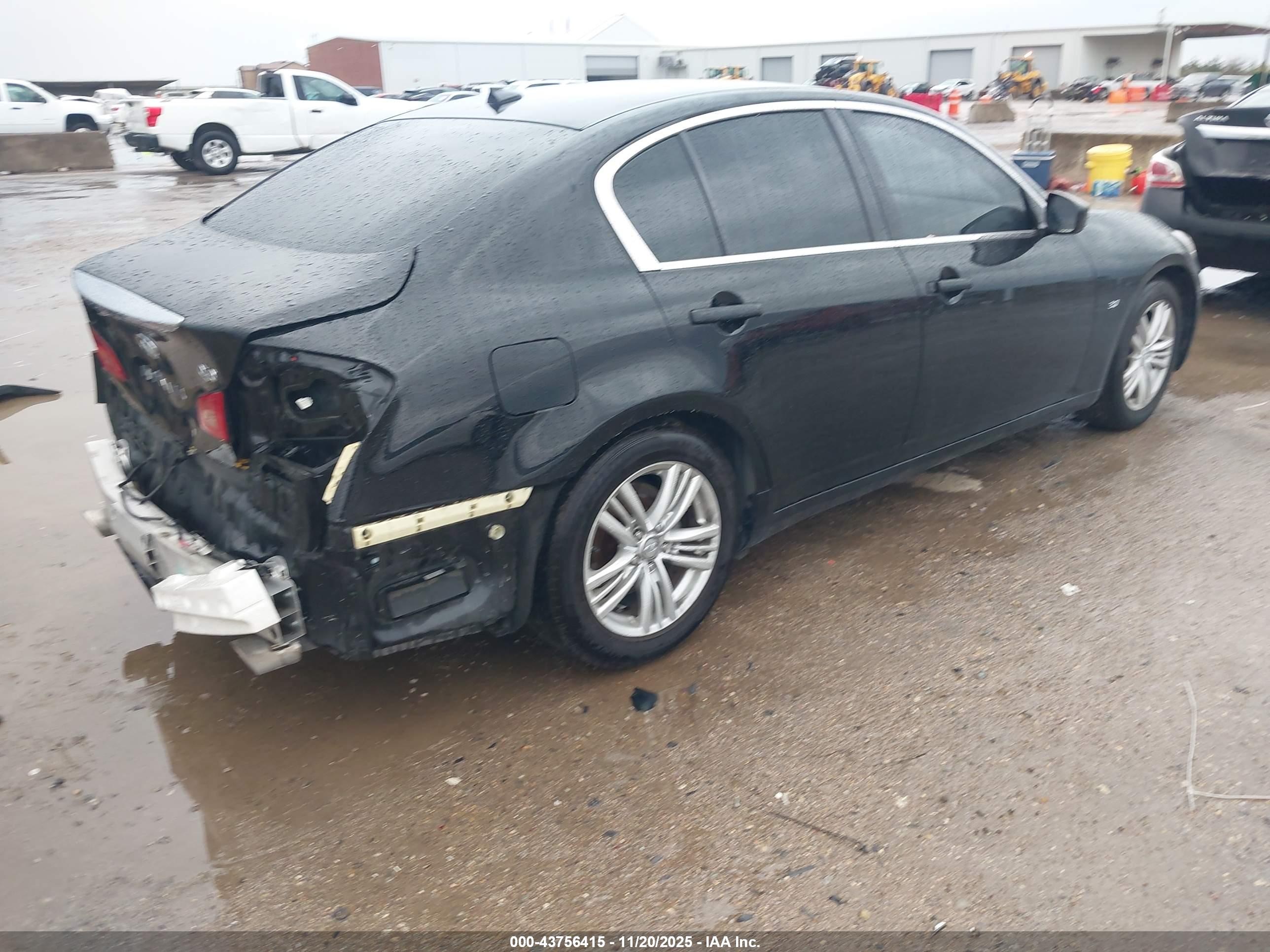 INFINITI Q40 image 4