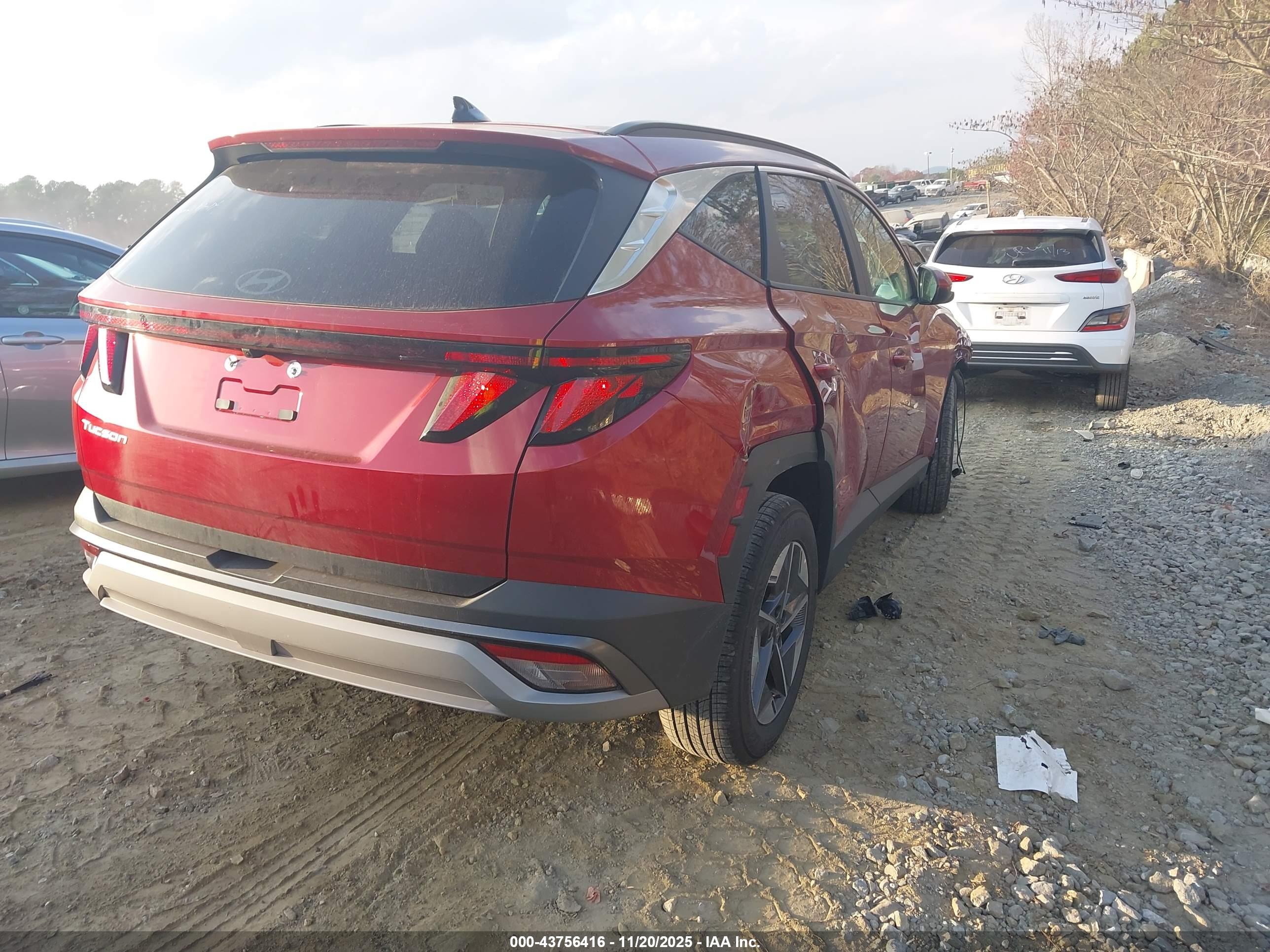 HYUNDAI TUCSON image 4