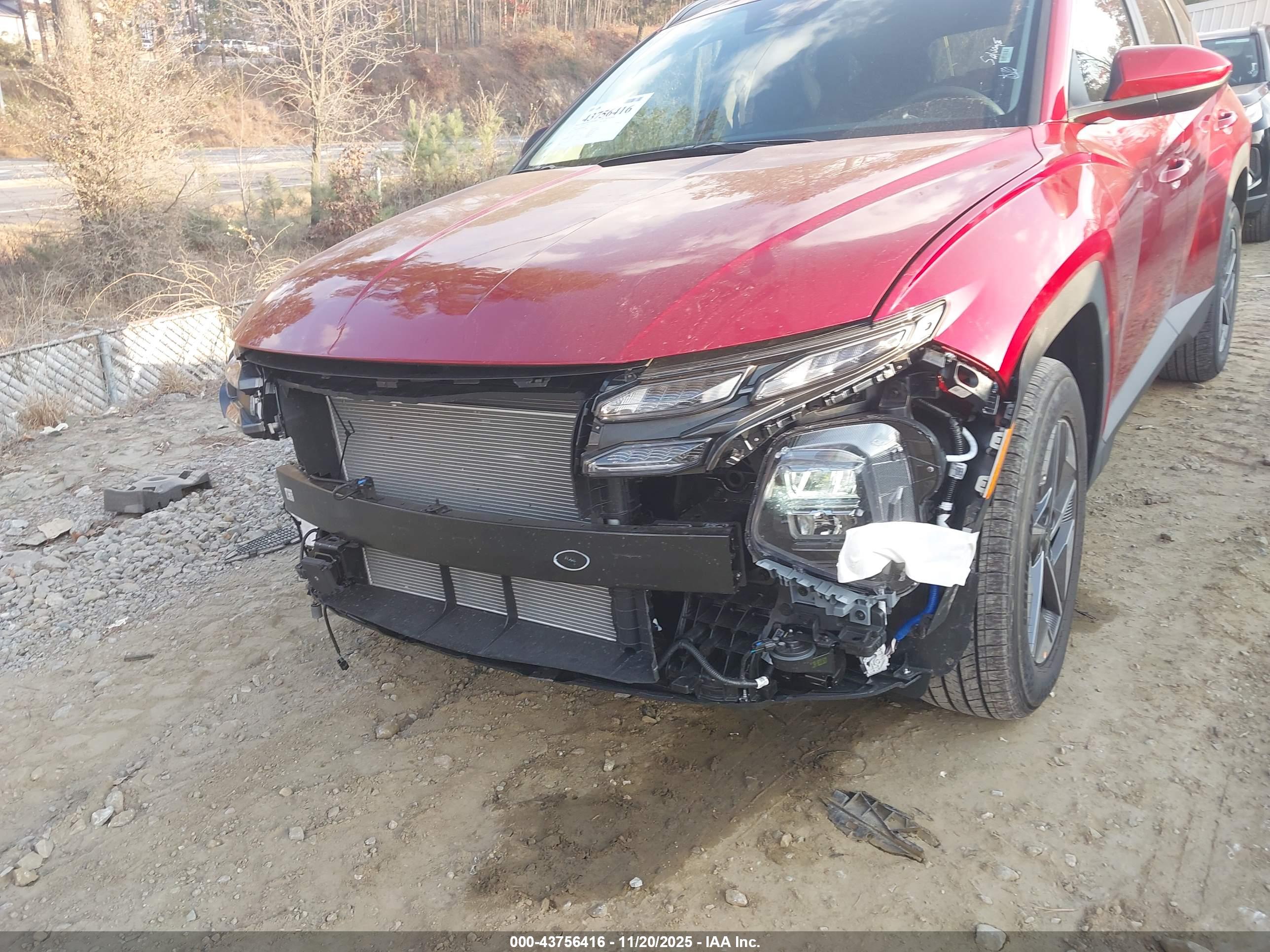 HYUNDAI TUCSON image 6
