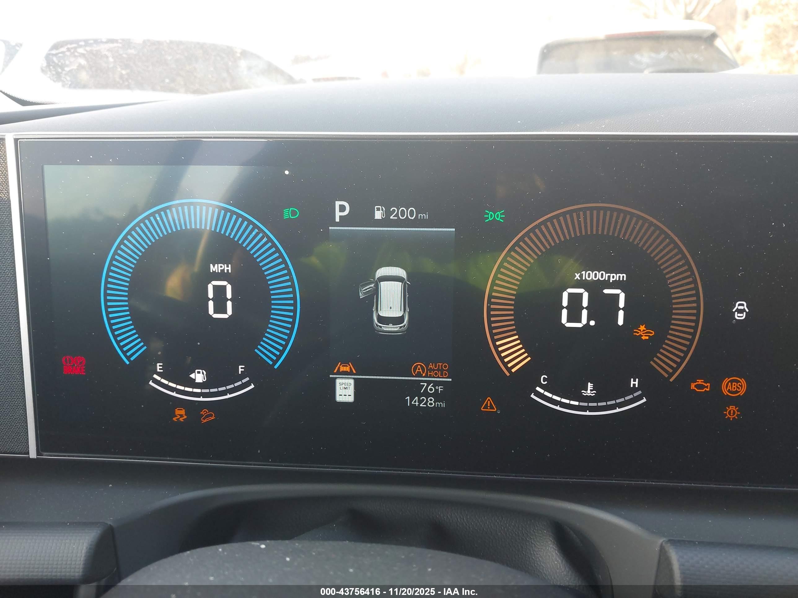 HYUNDAI TUCSON image 7
