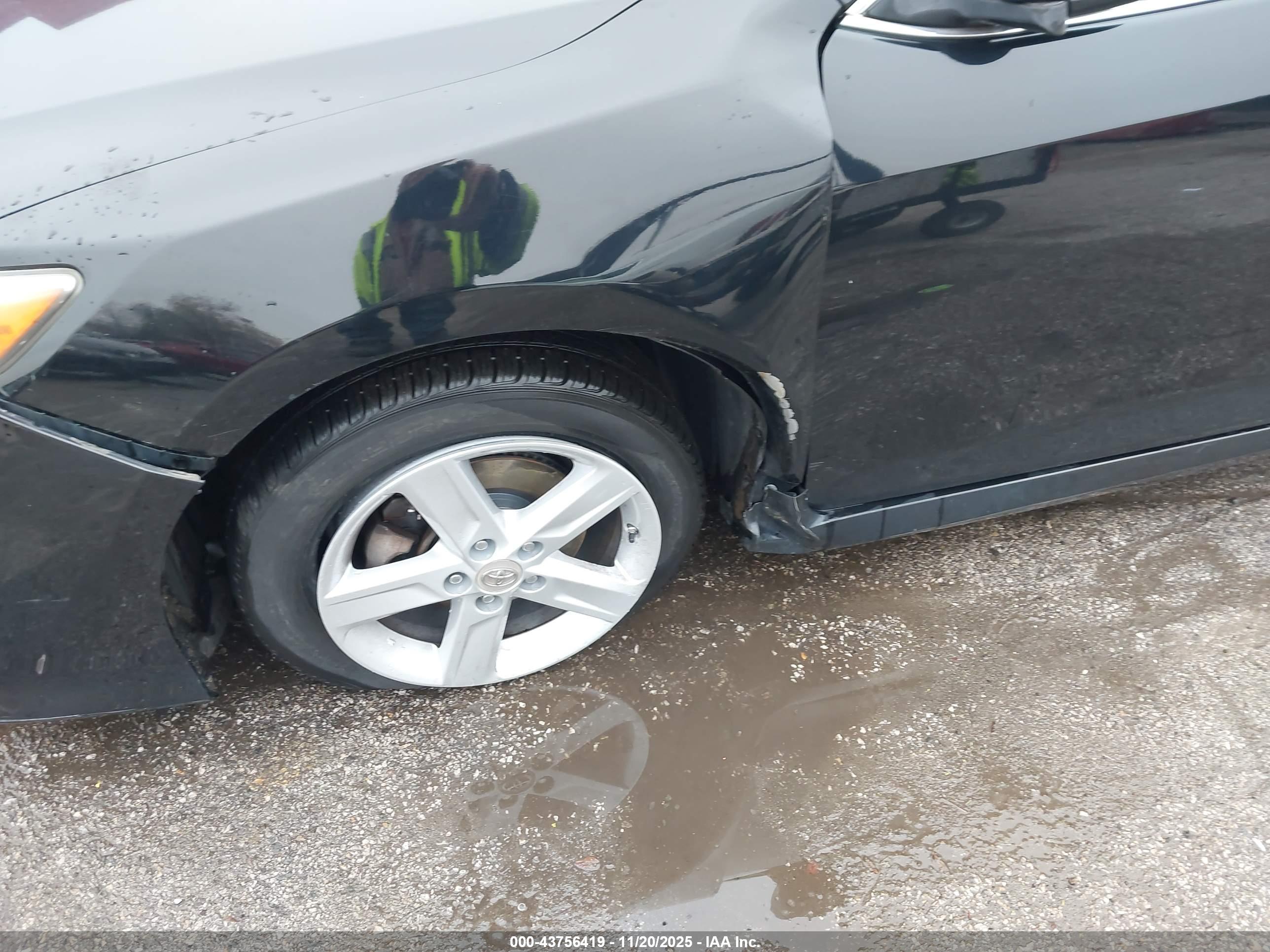 TOYOTA CAMRY image 6