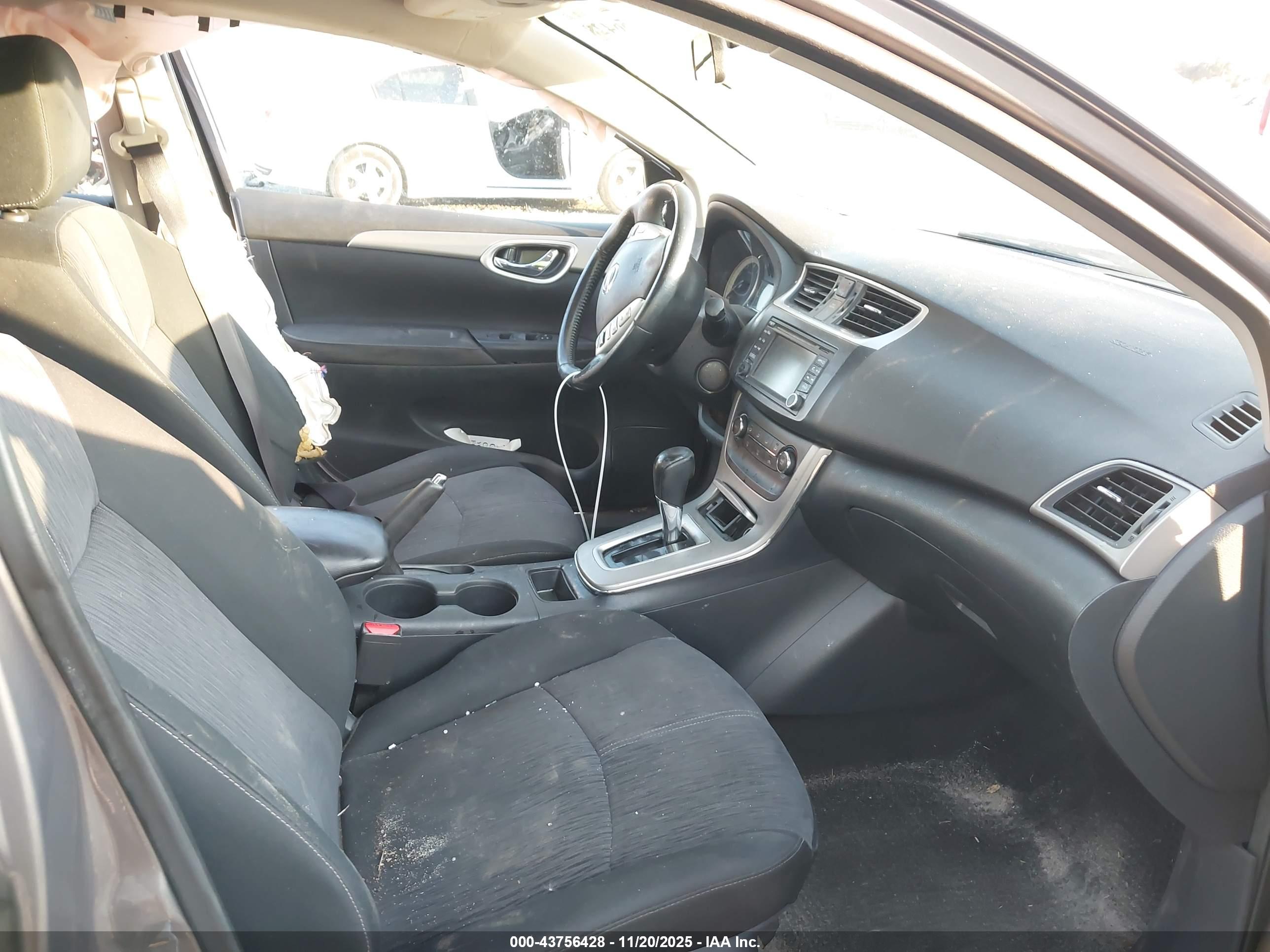 NISSAN SENTRA image 5