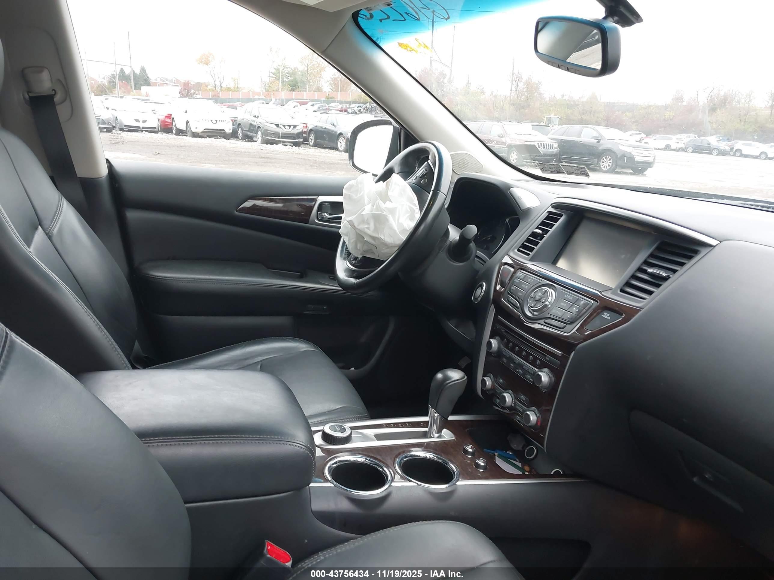 NISSAN PATHFINDER image 5