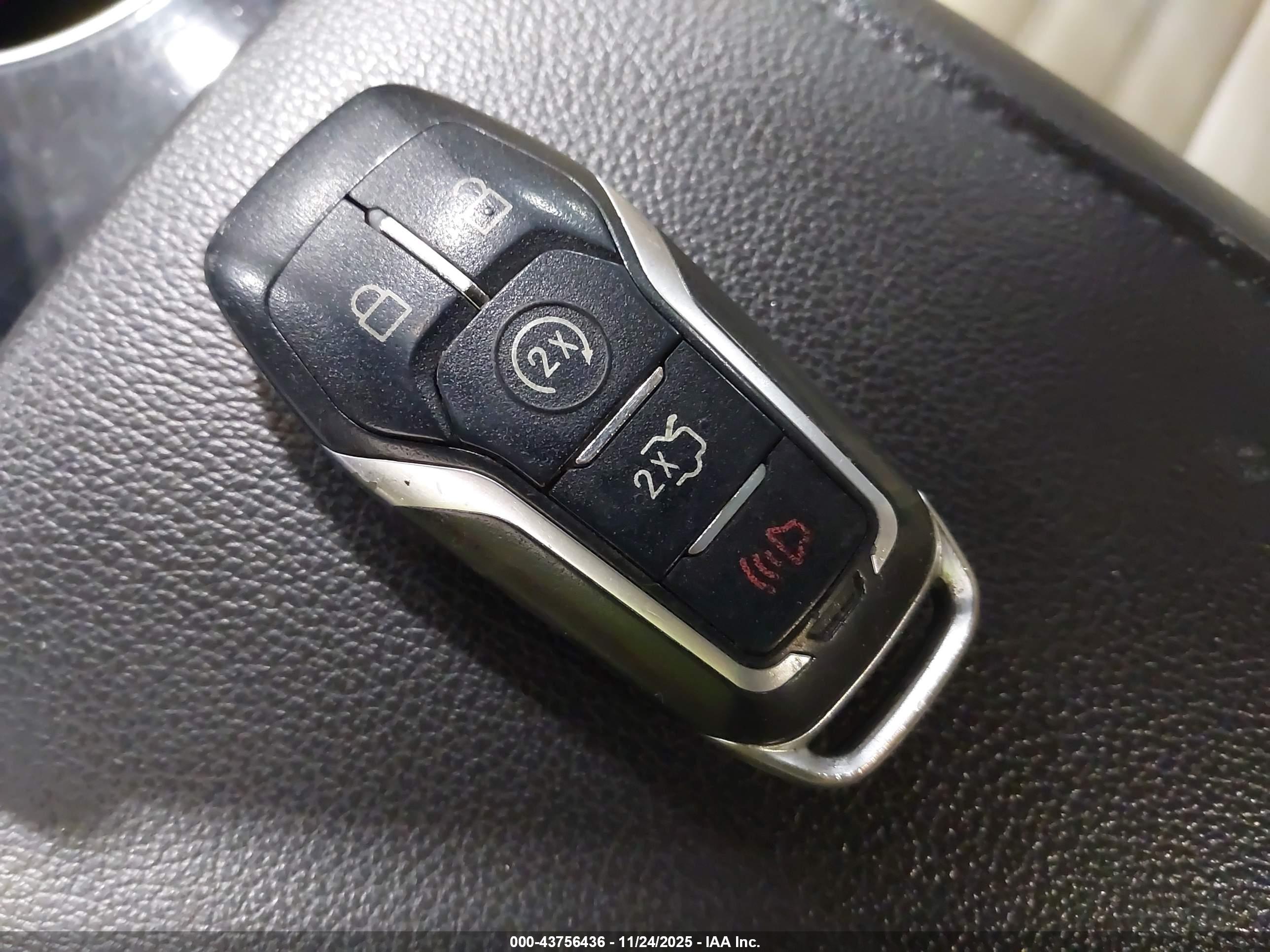 FORD FUSION image 11