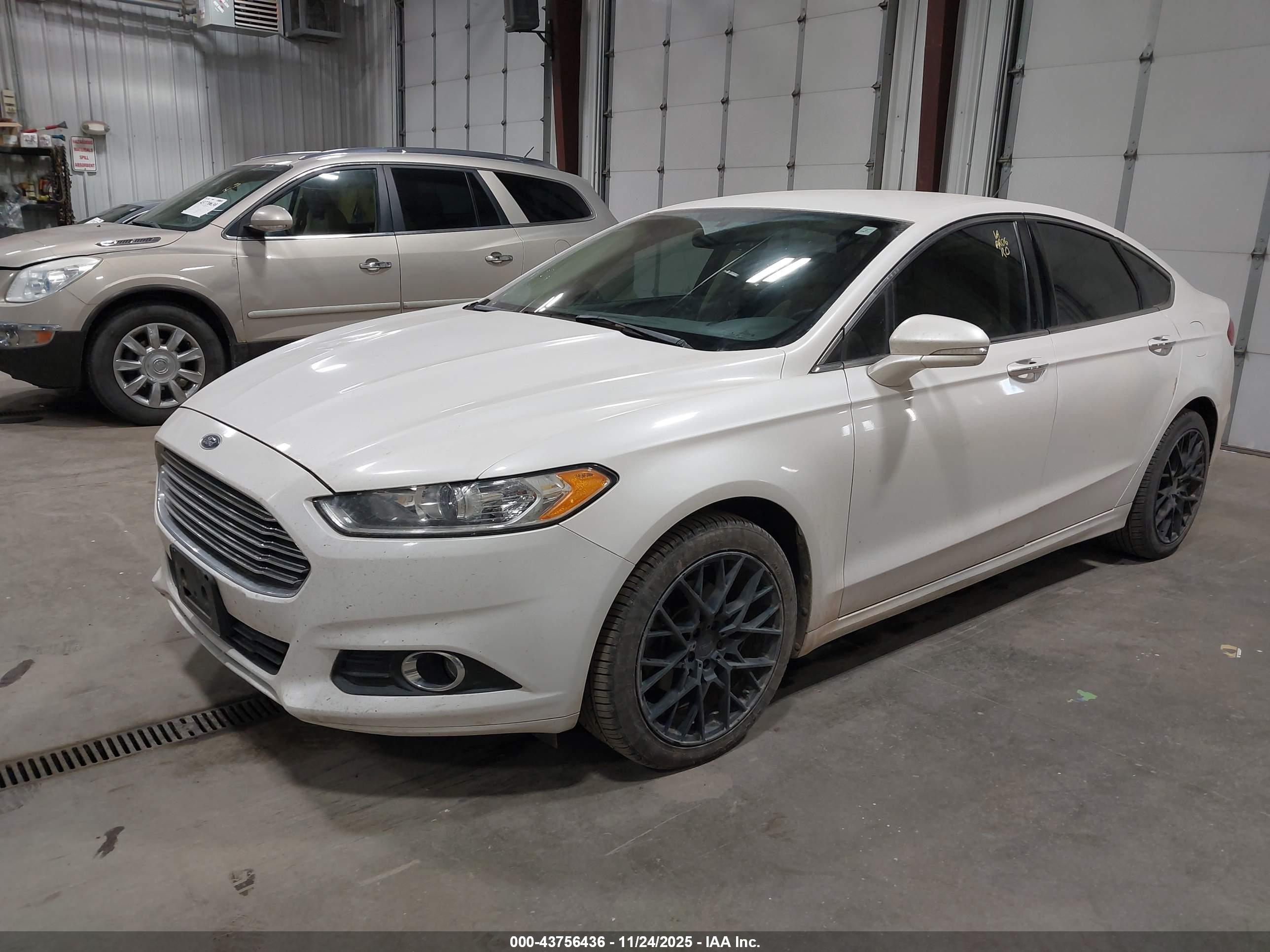 FORD FUSION image 2