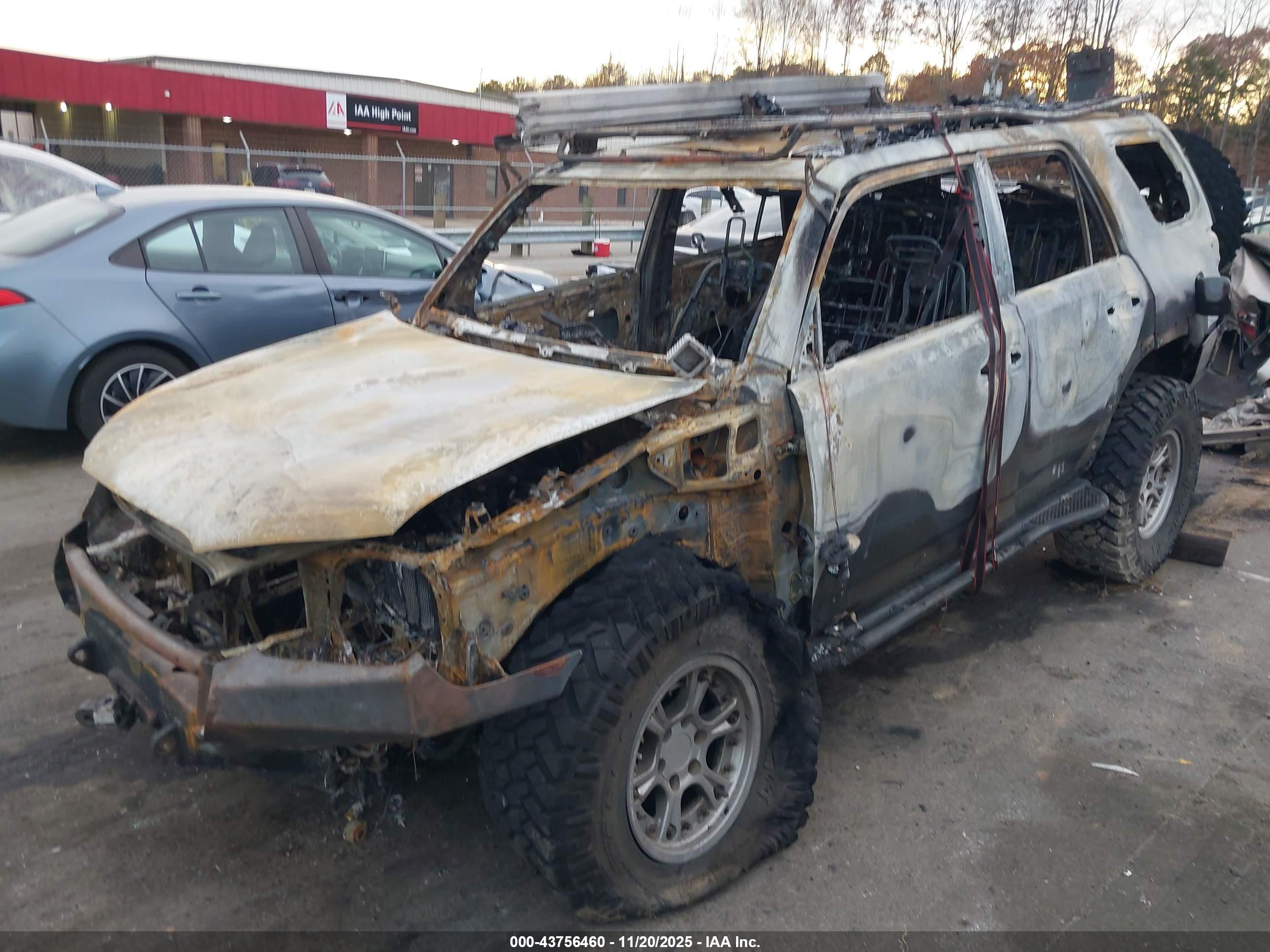 TOYOTA 4RUNNER image 6