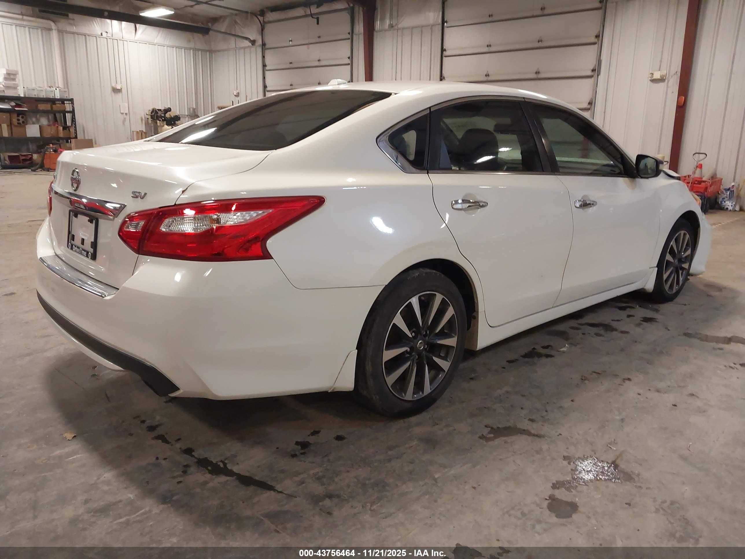 NISSAN ALTIMA image 4