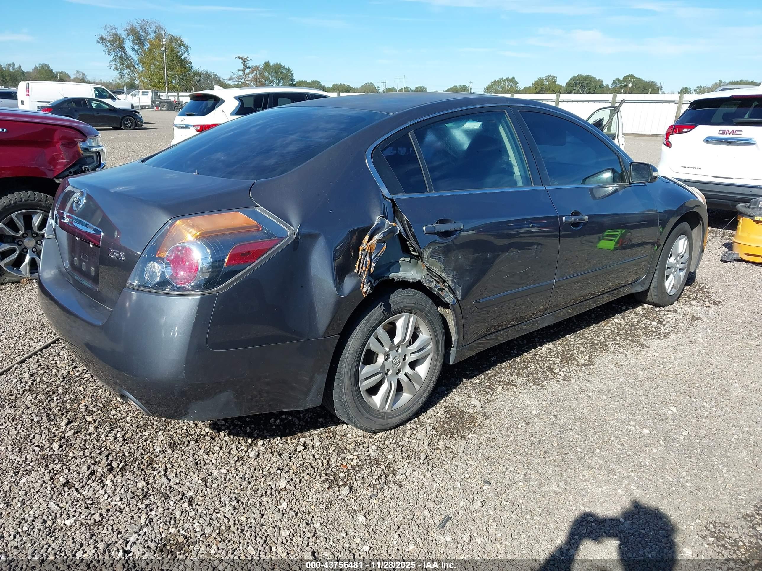NISSAN ALTIMA image 4