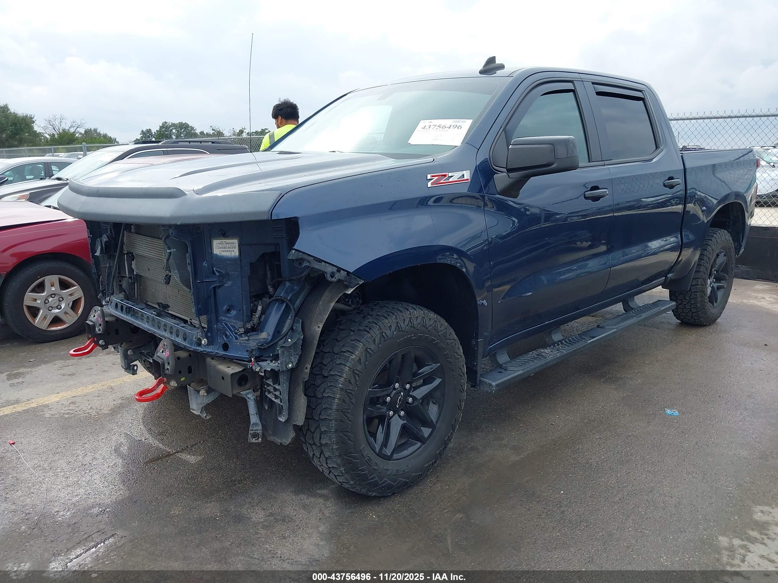 CHEVROLET SILVERADO image 2