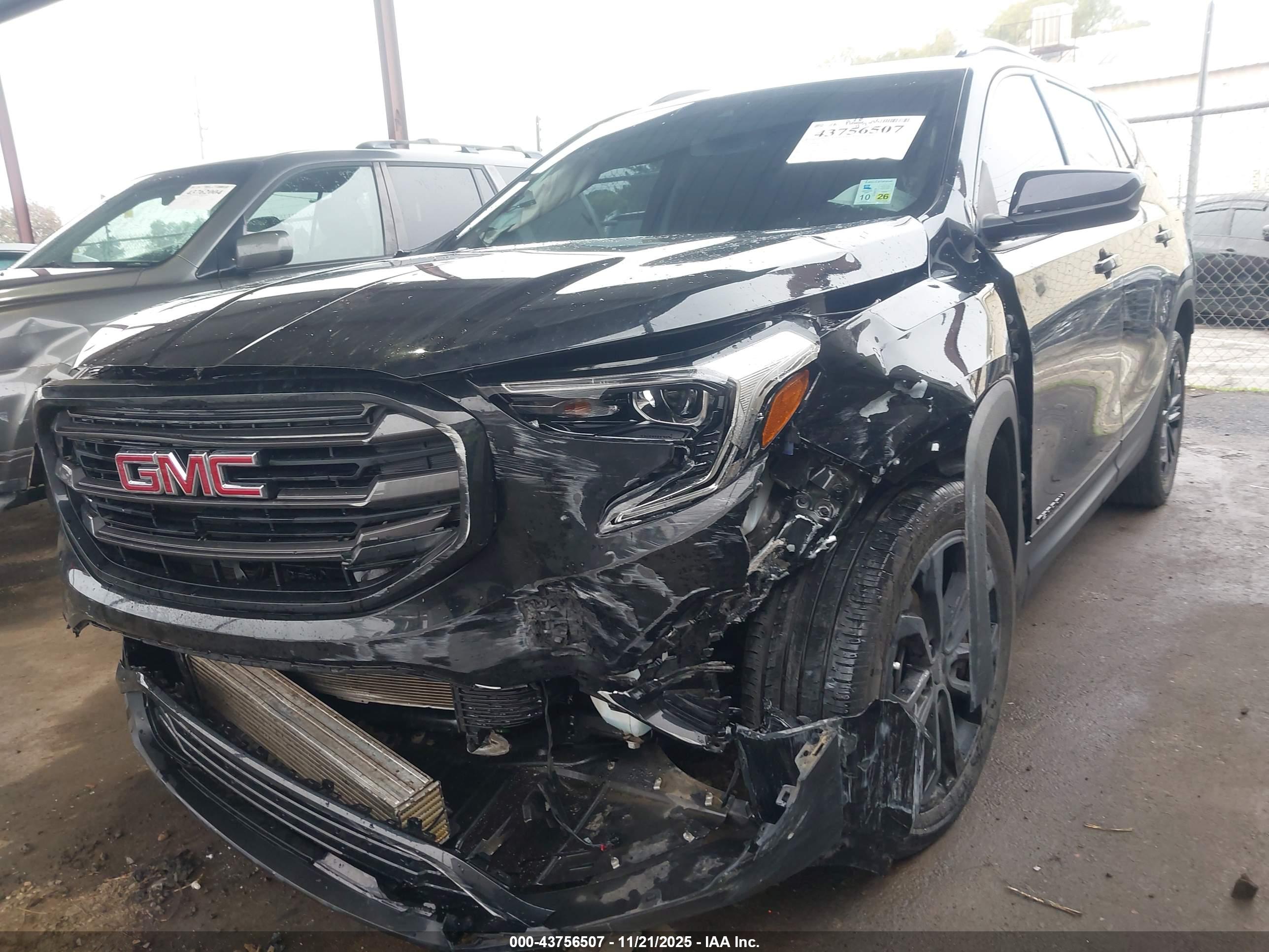 GMC TERRAIN image 6