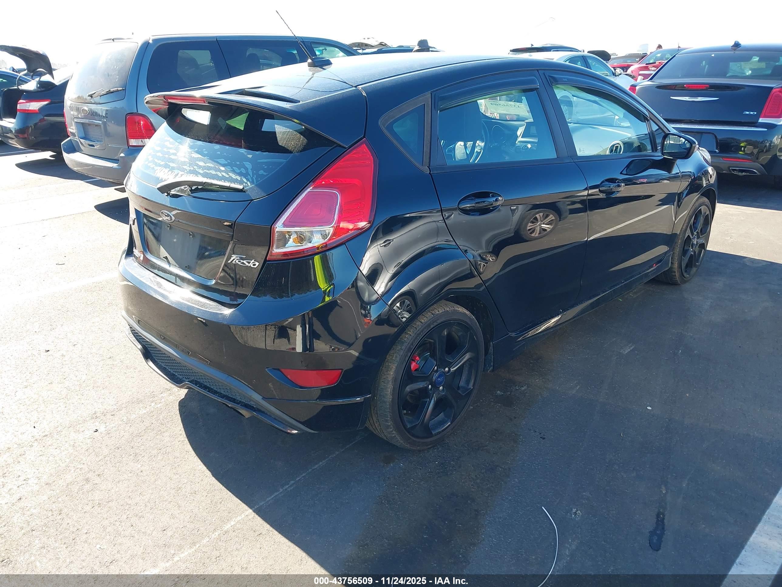 FORD FIESTA image 4
