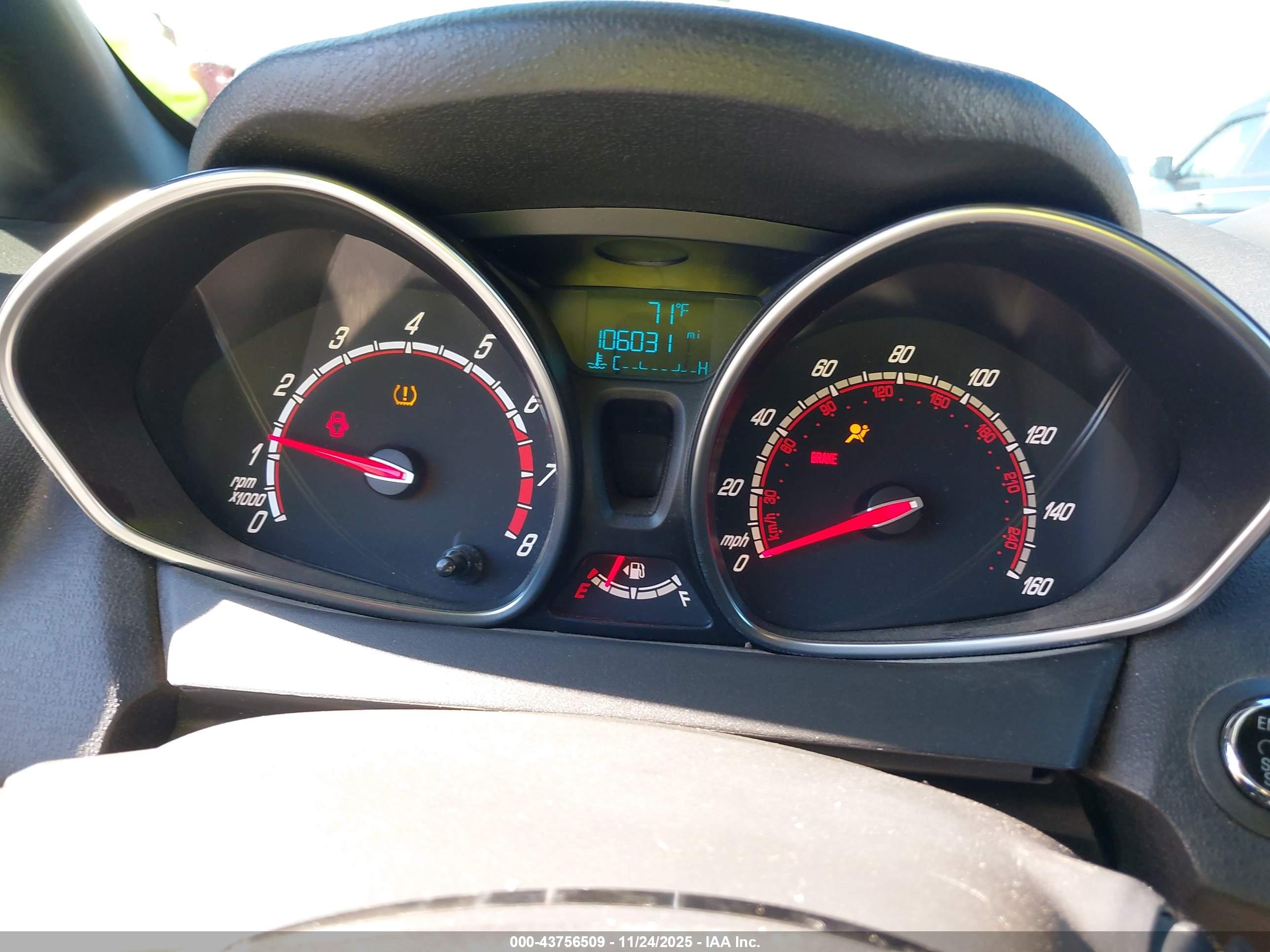 FORD FIESTA image 7
