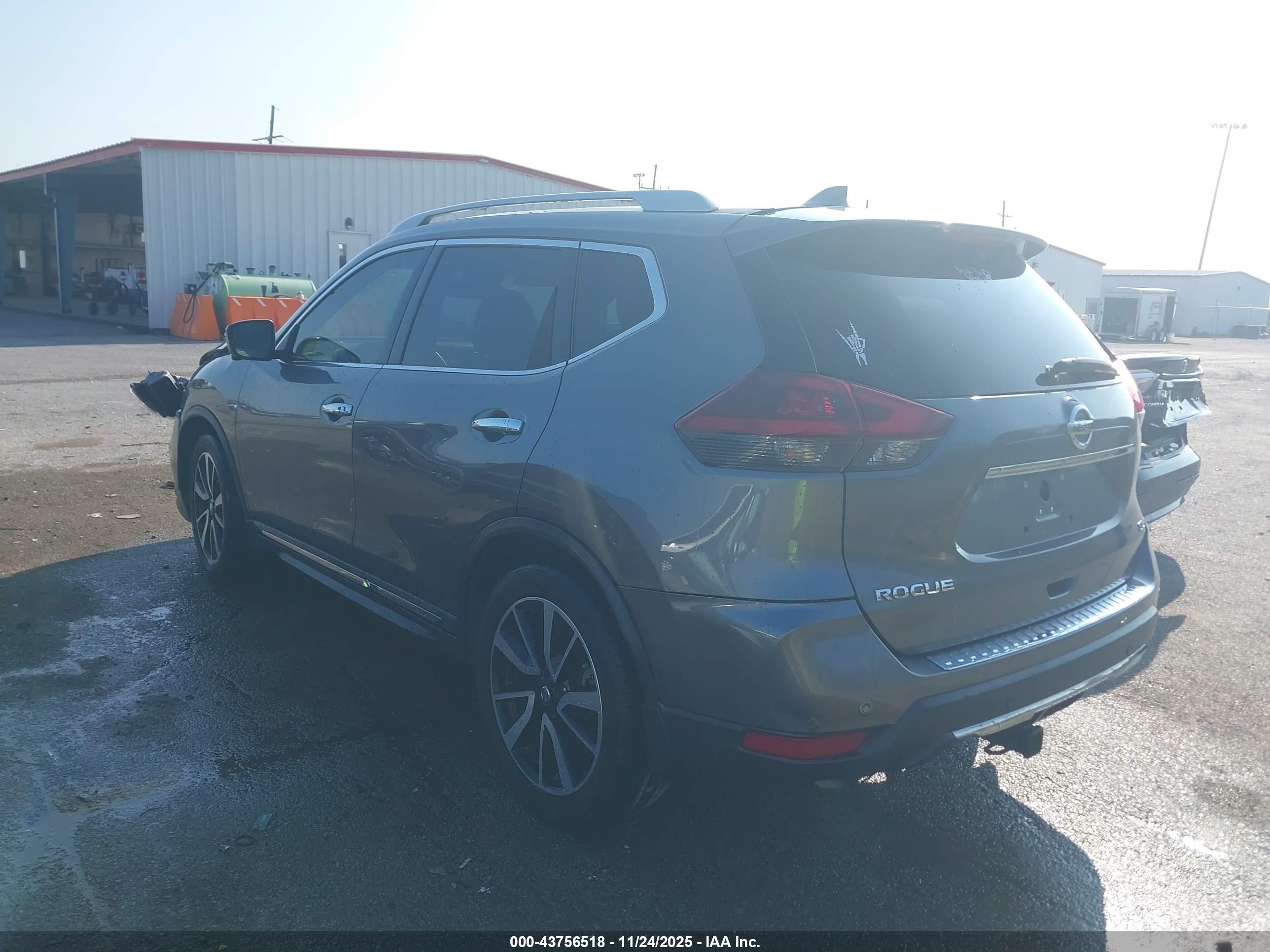 NISSAN ROGUE image 3