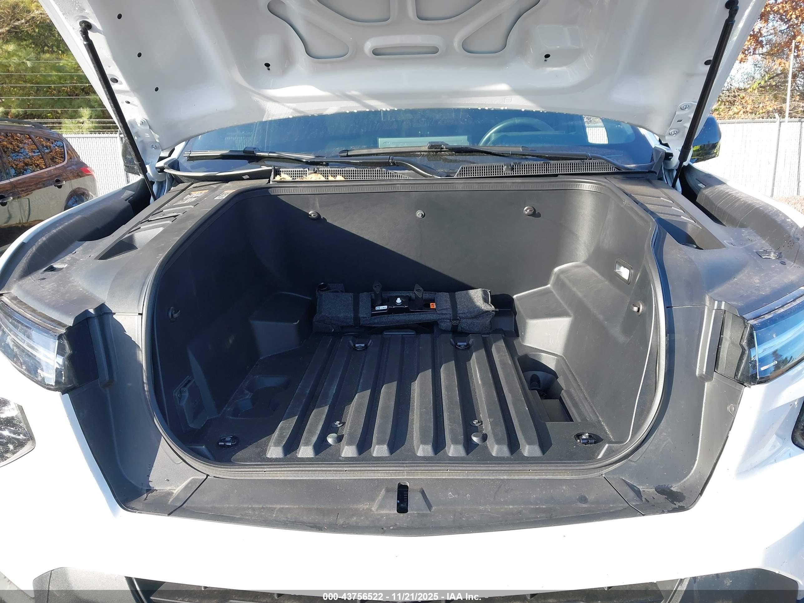 CHEVROLET SILVERADO image 10