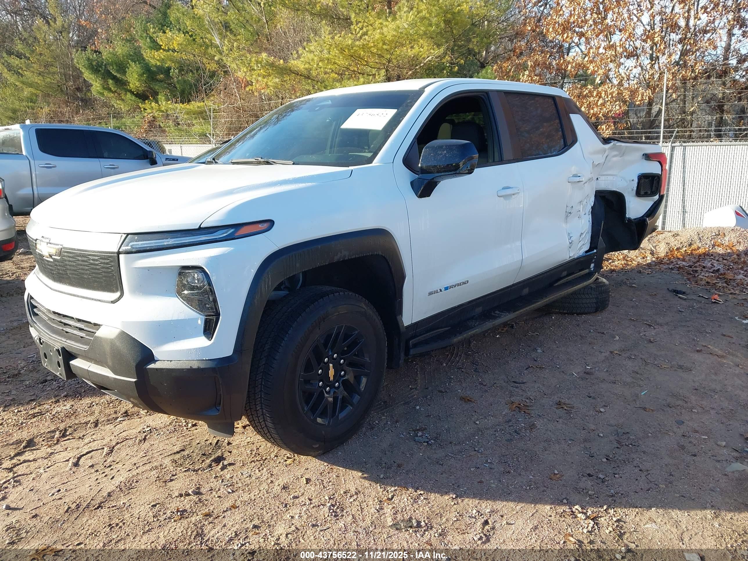 CHEVROLET SILVERADO image 2