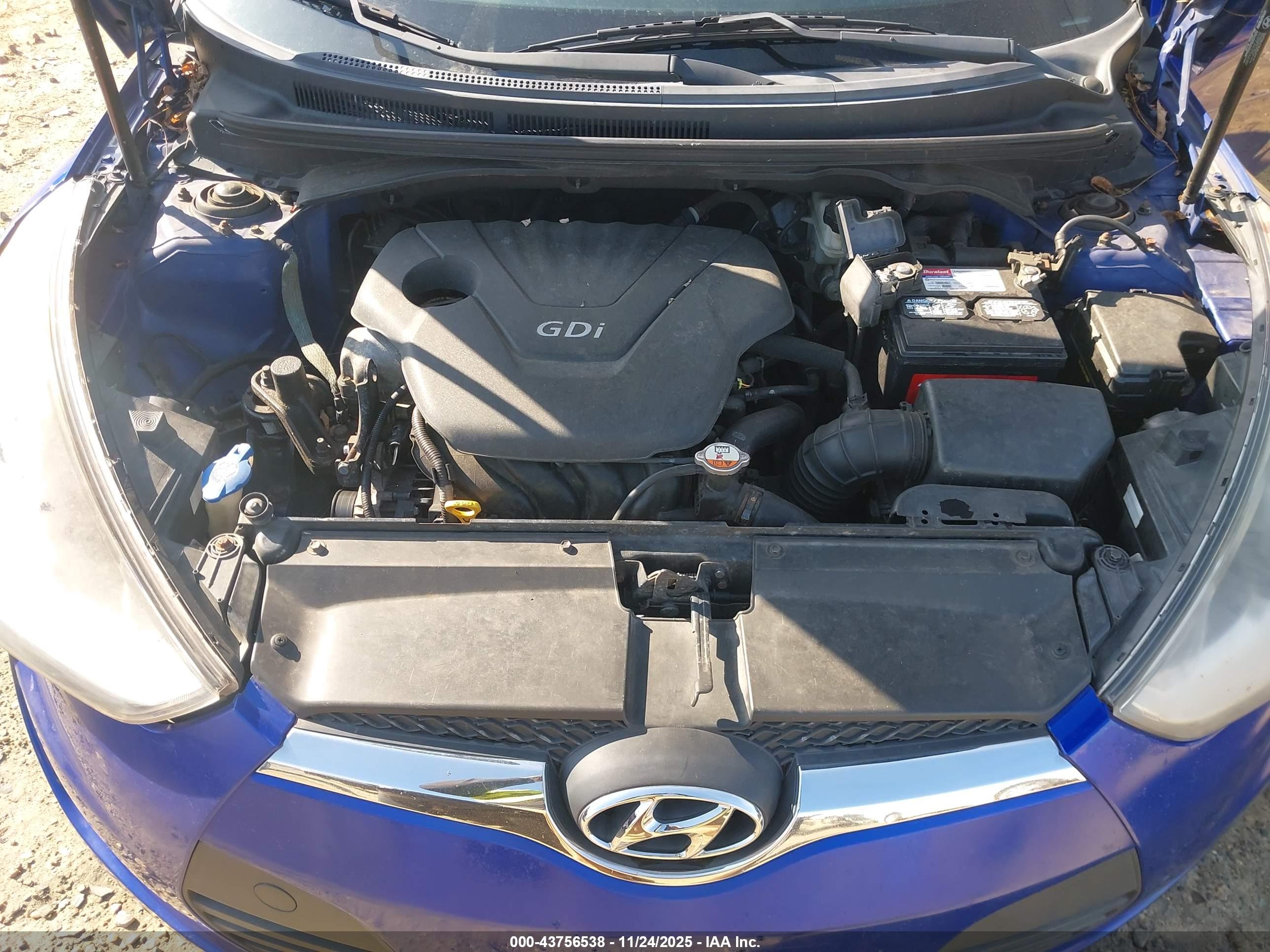 HYUNDAI VELOSTER image 10