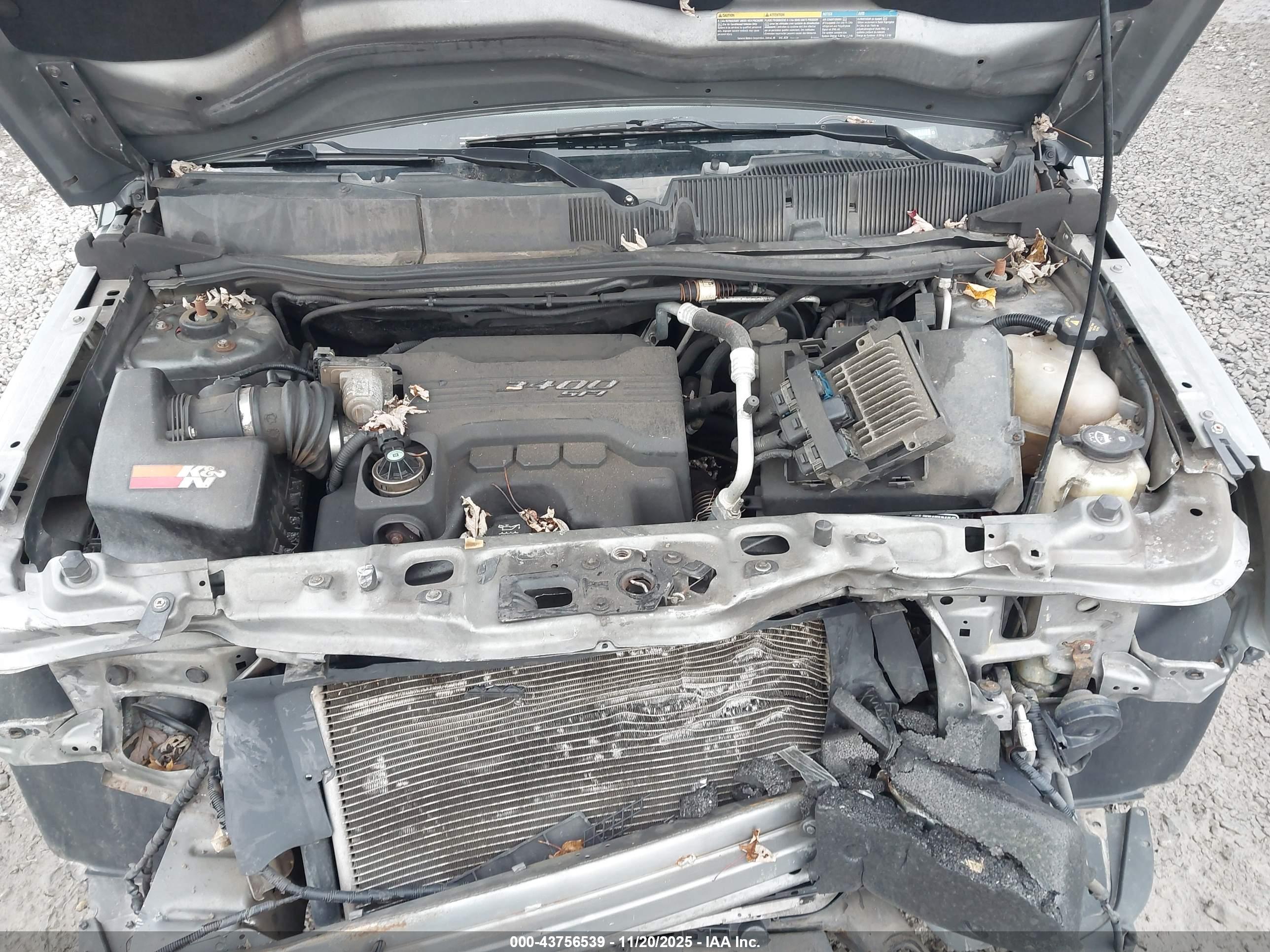 CHEVROLET EQUINOX image 10
