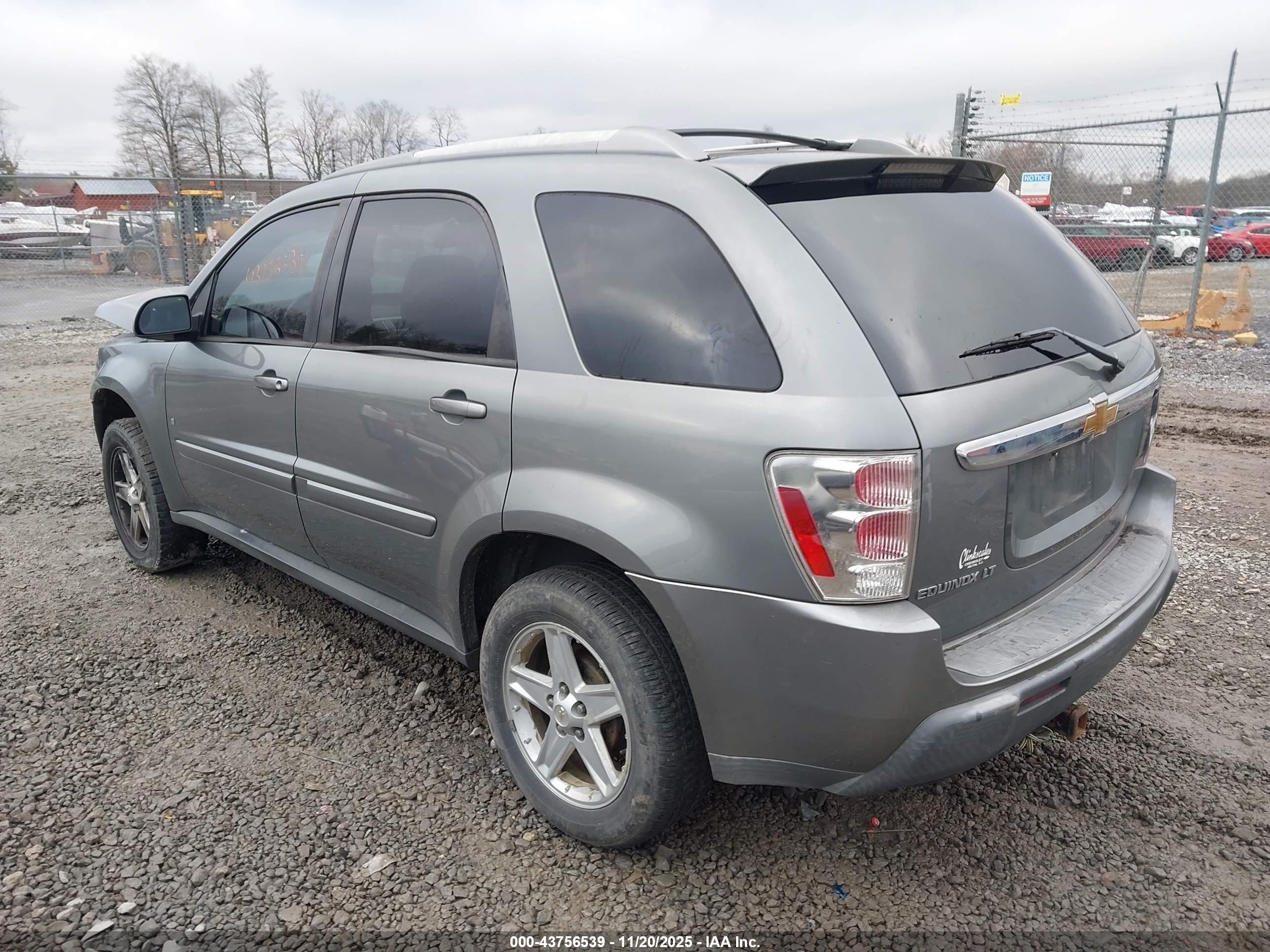 CHEVROLET EQUINOX image 3