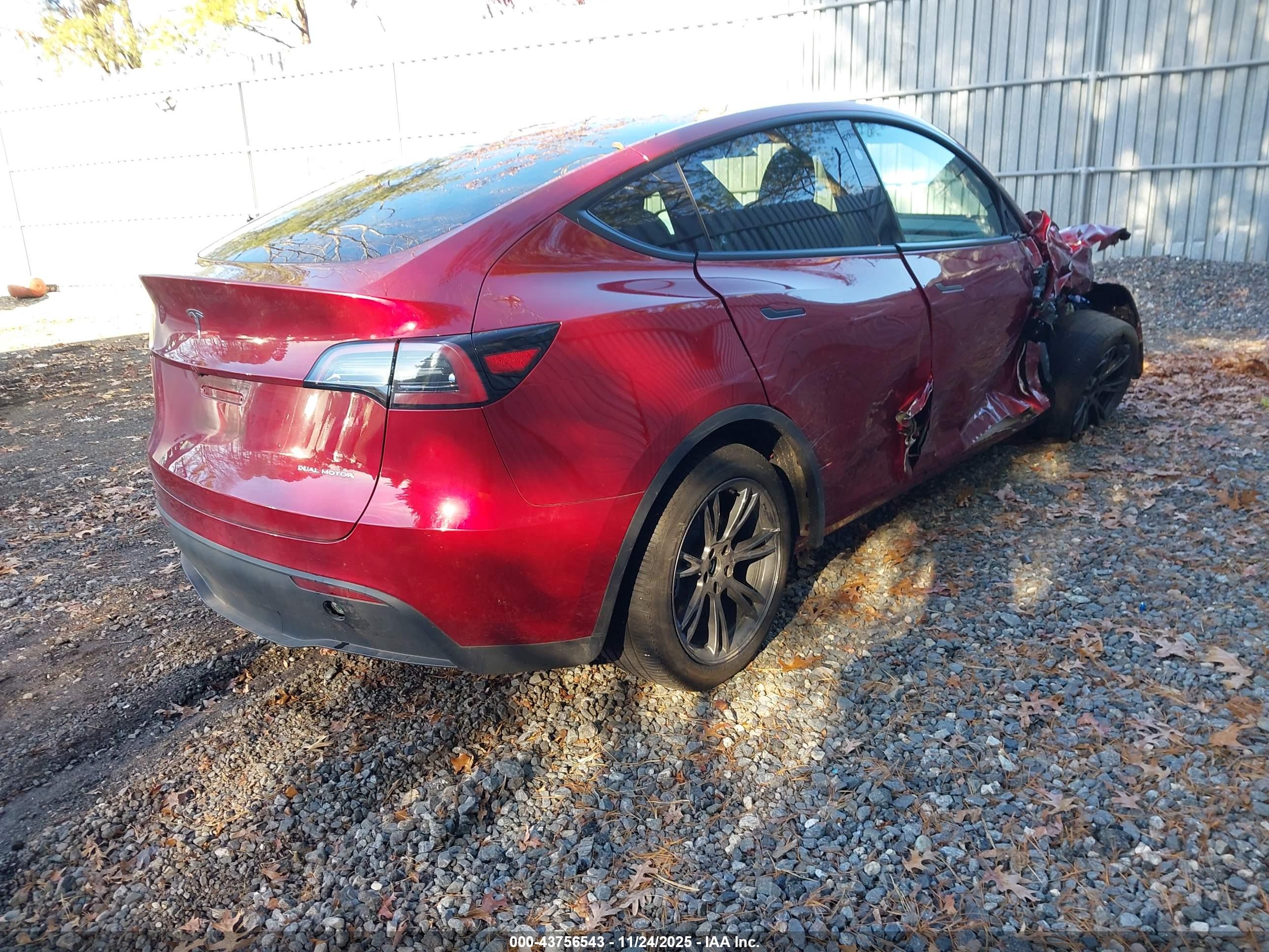 TESLA MODEL image 4