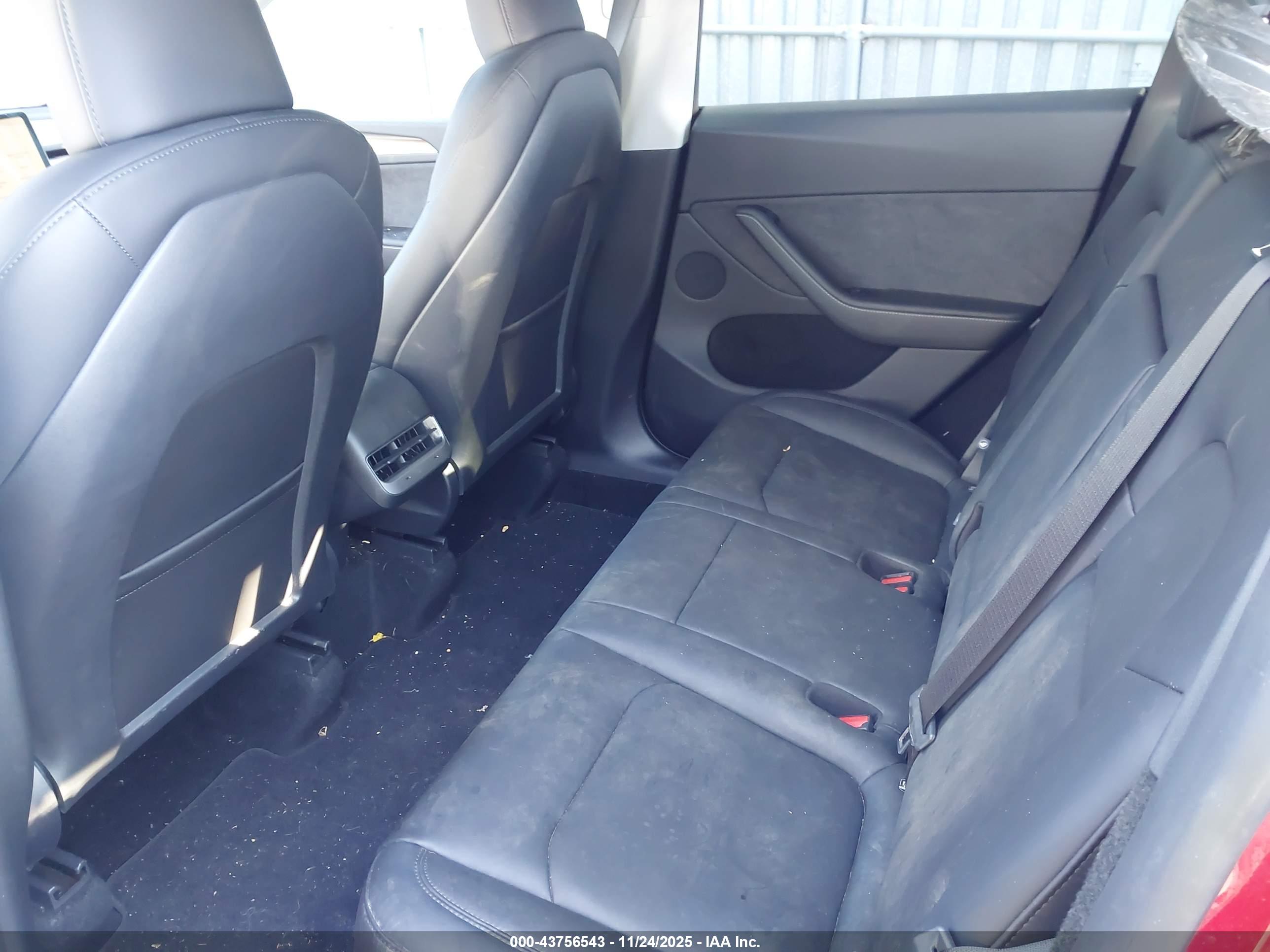 TESLA MODEL image 8