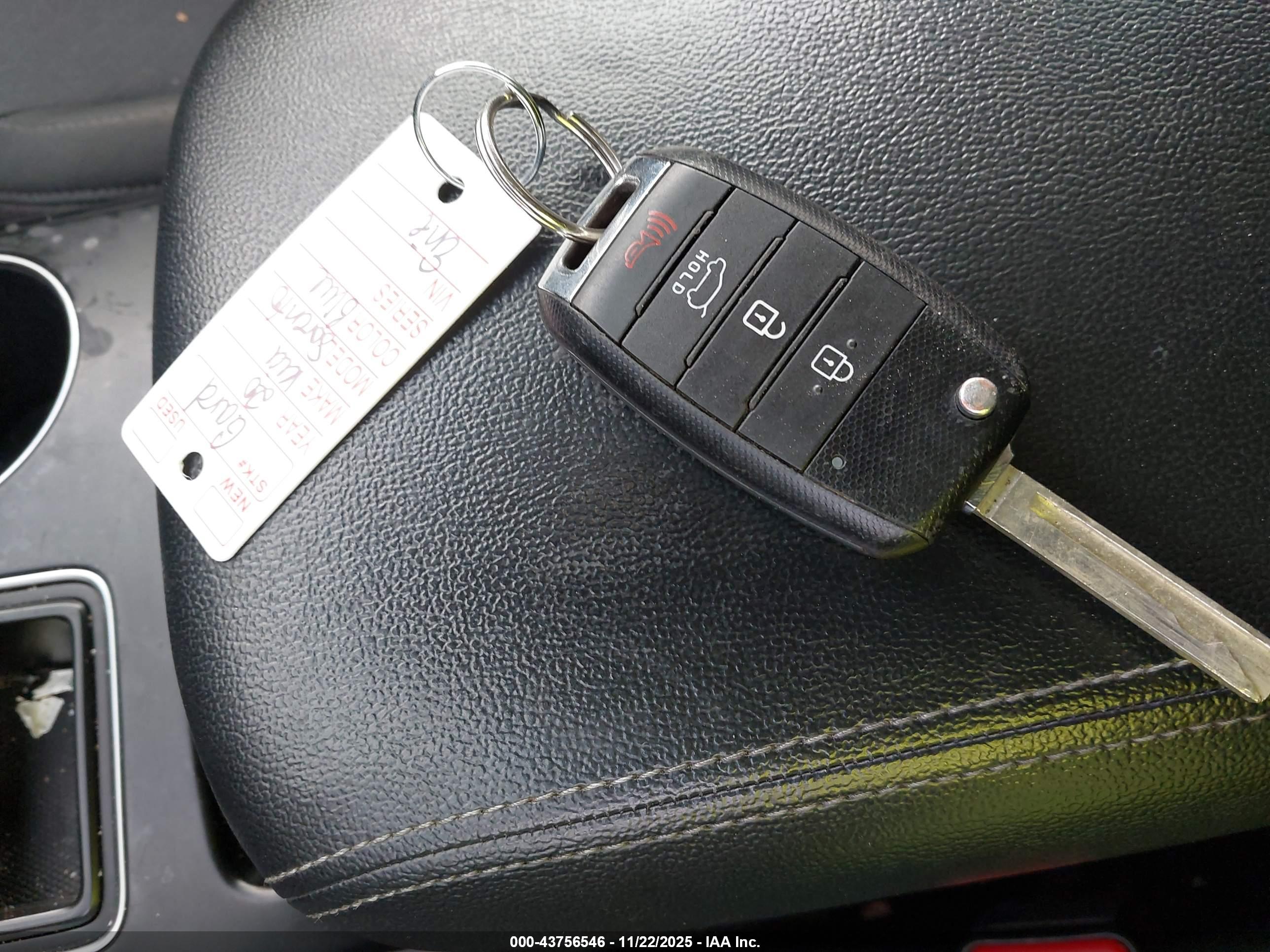 KIA SORENTO image 11