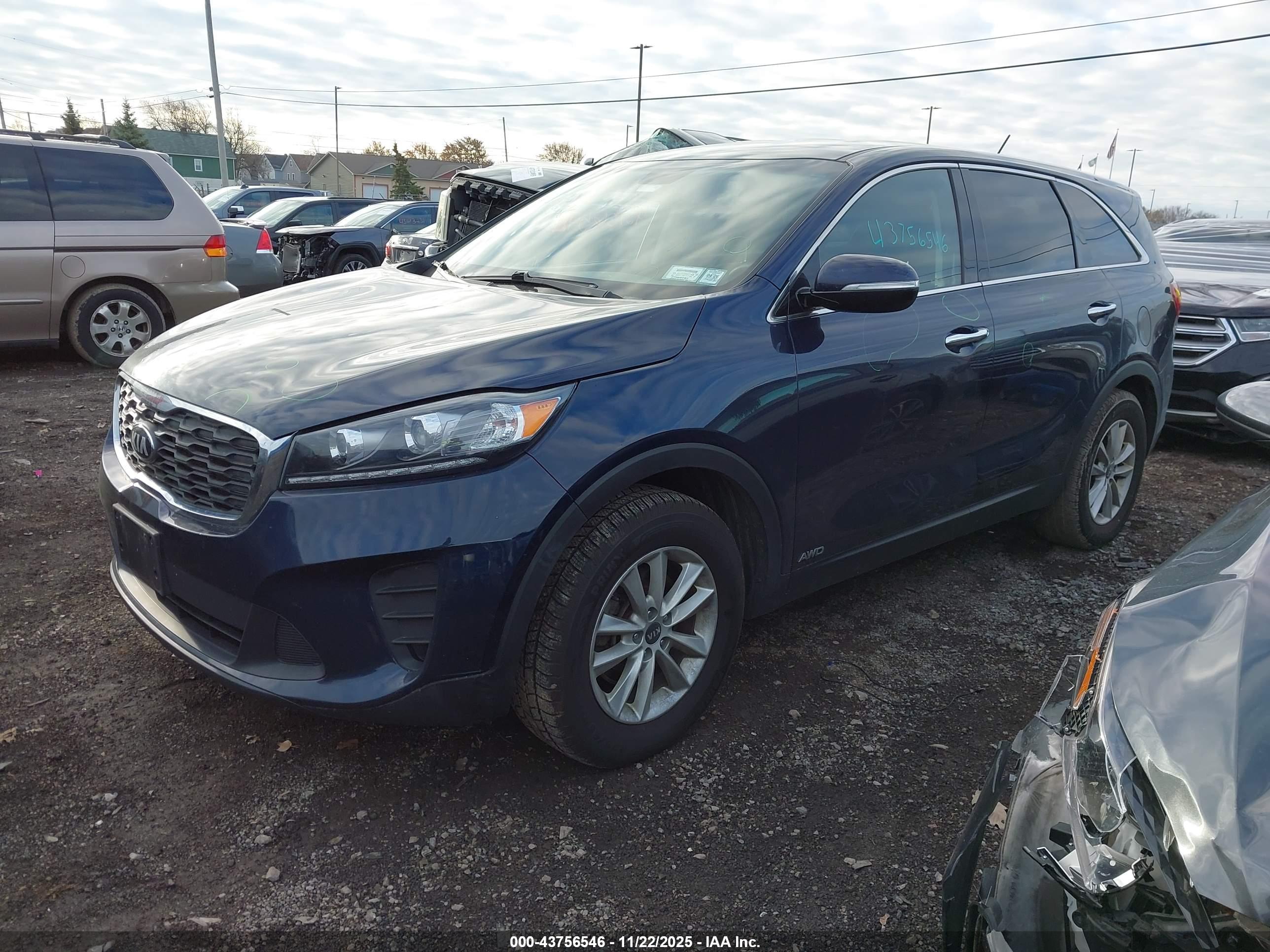 KIA SORENTO image 2