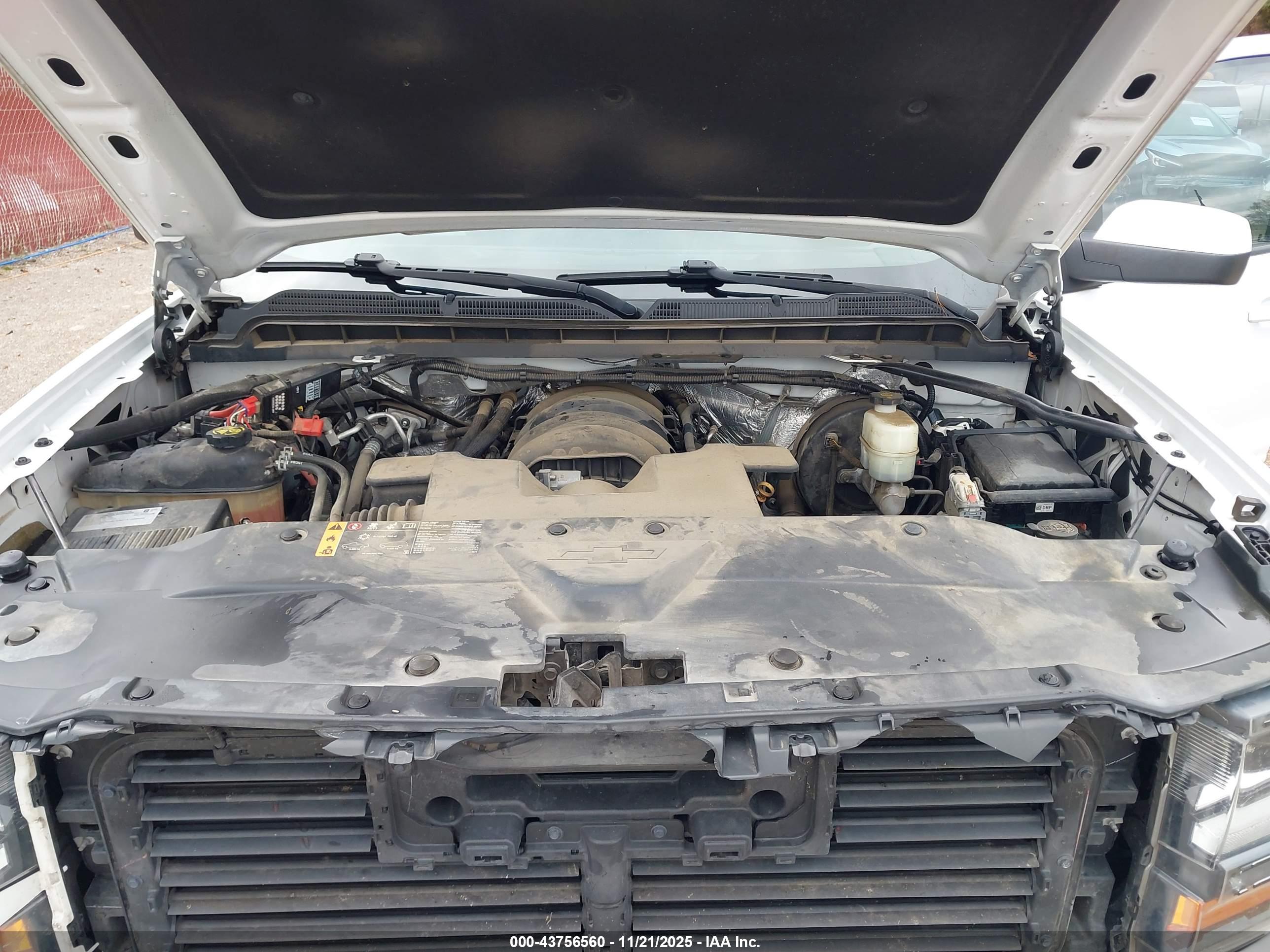 CHEVROLET SILVERADO image 10