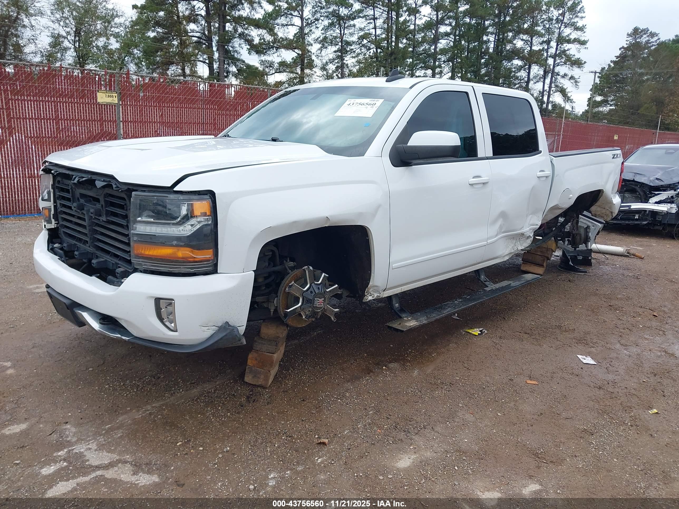 CHEVROLET SILVERADO image 2