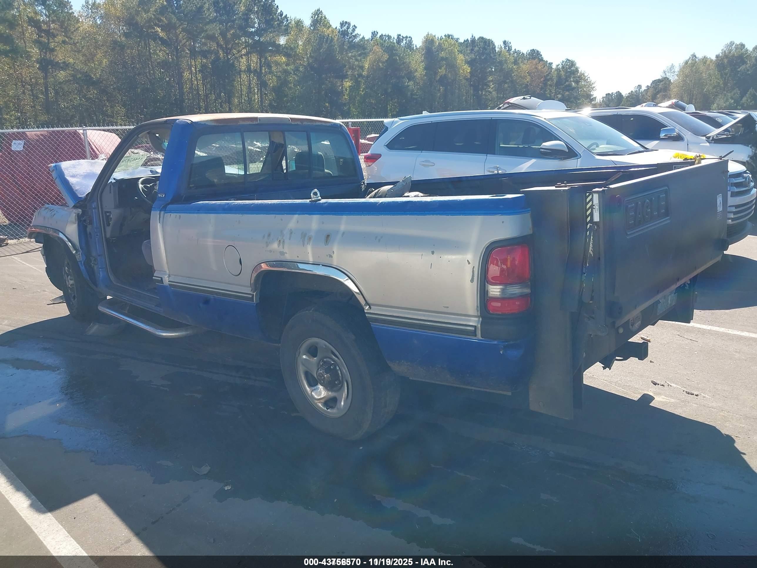 DODGE RAM image 3