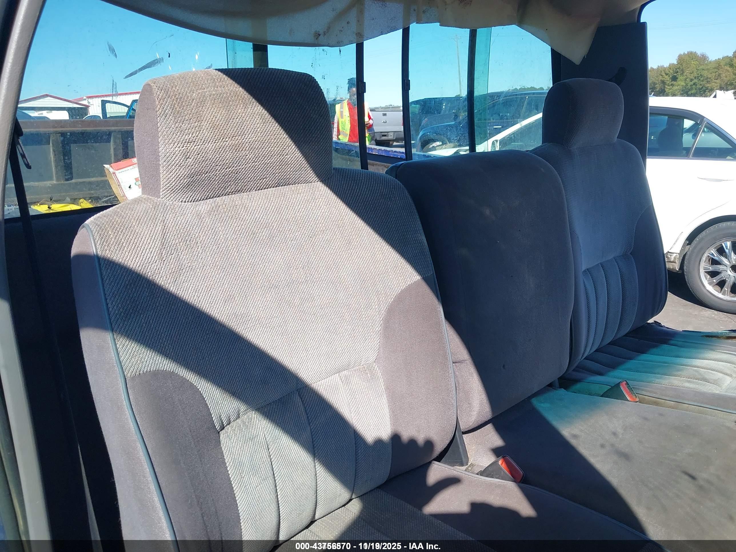 DODGE RAM image 8
