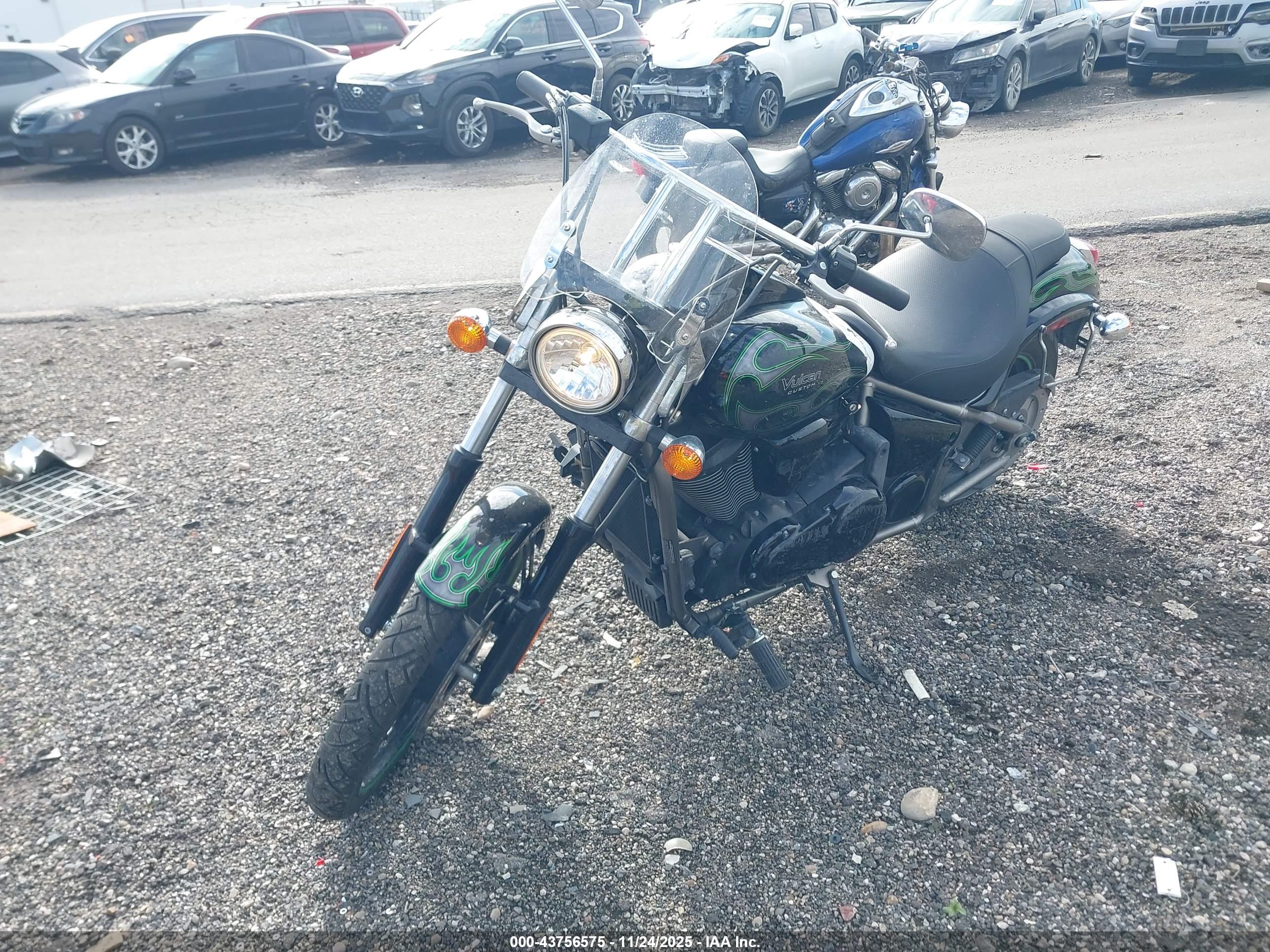 KAWASAKI VN900 image 2
