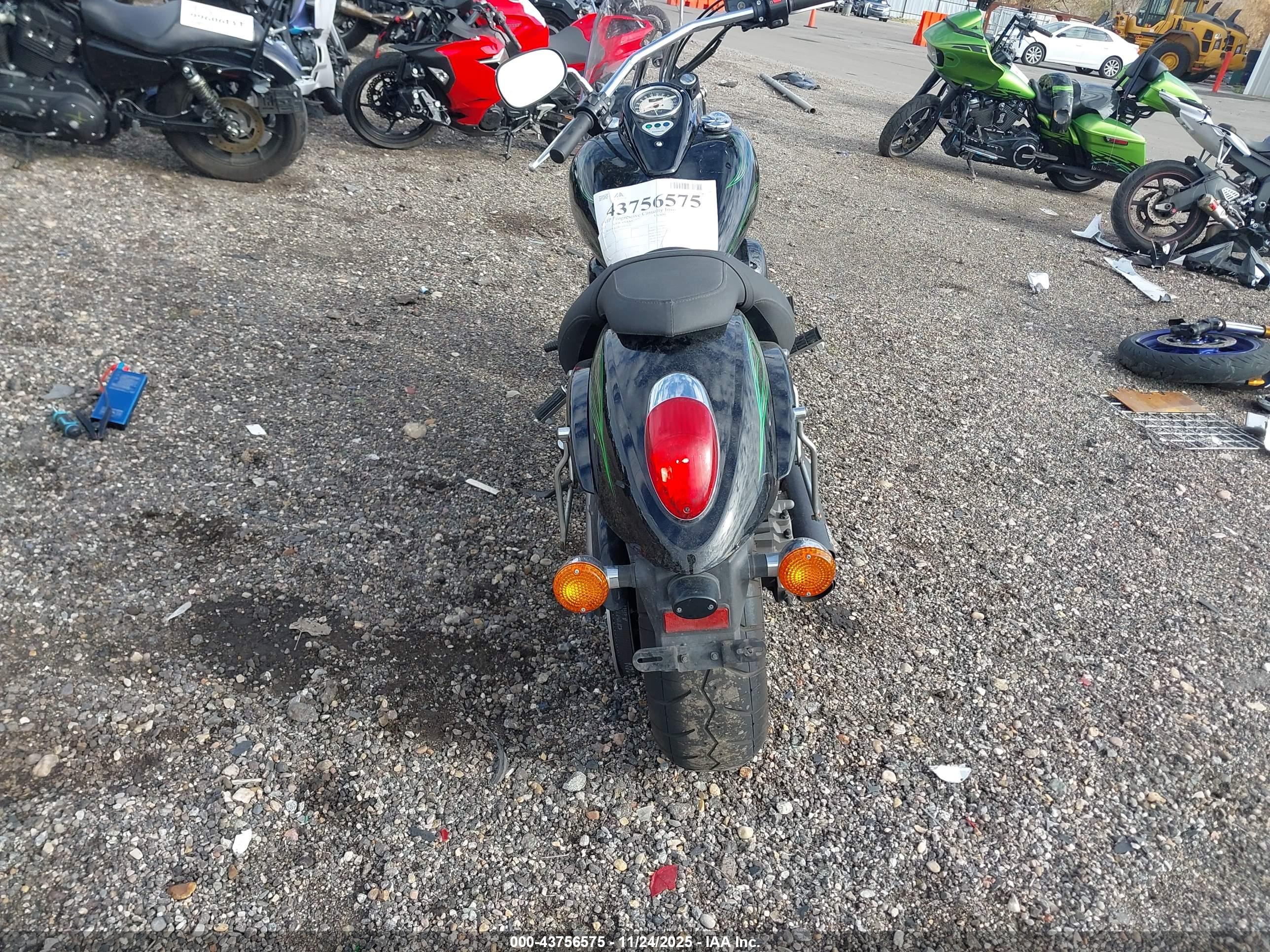 KAWASAKI VN900 image 6
