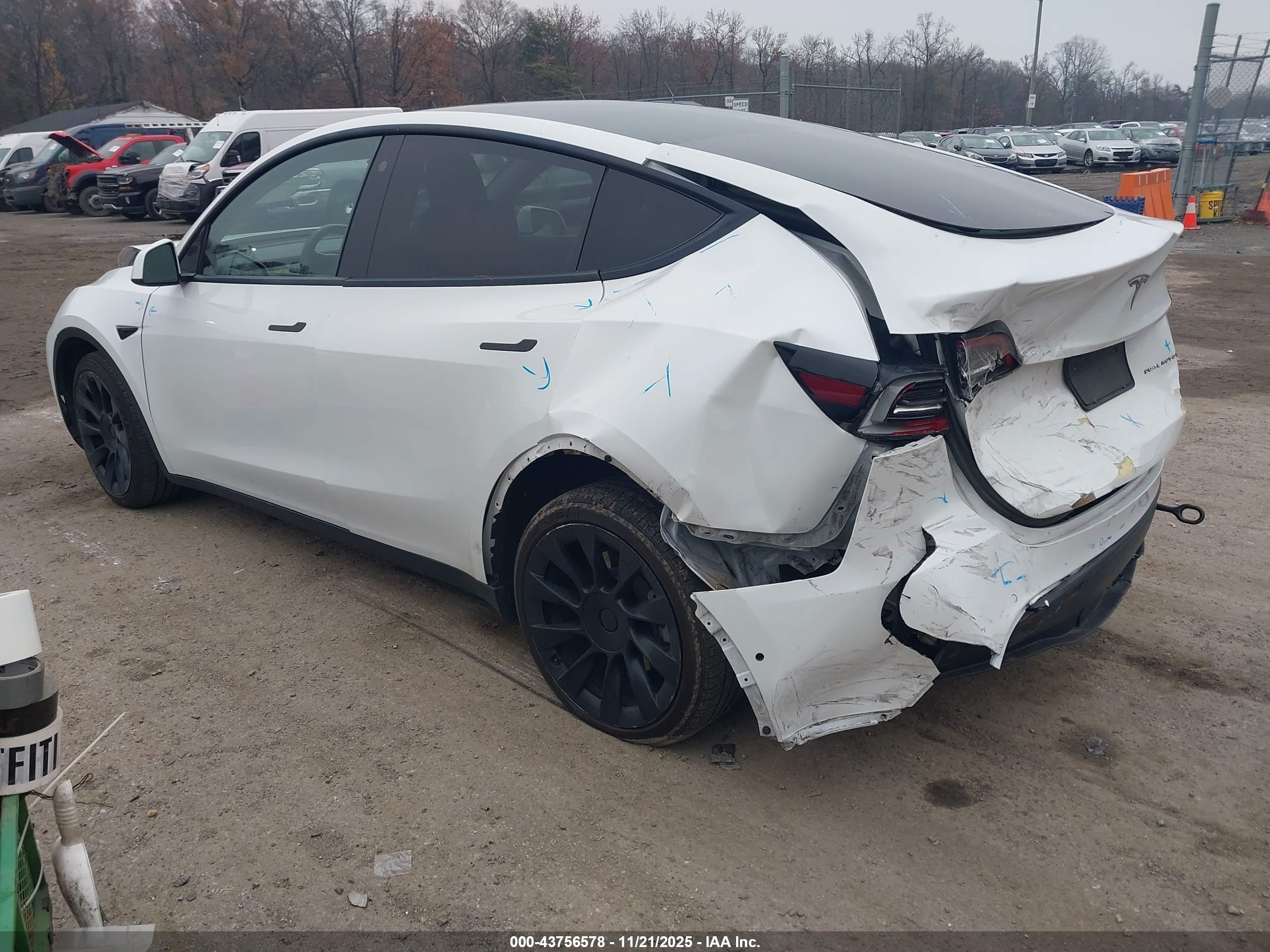 TESLA MODEL image 3