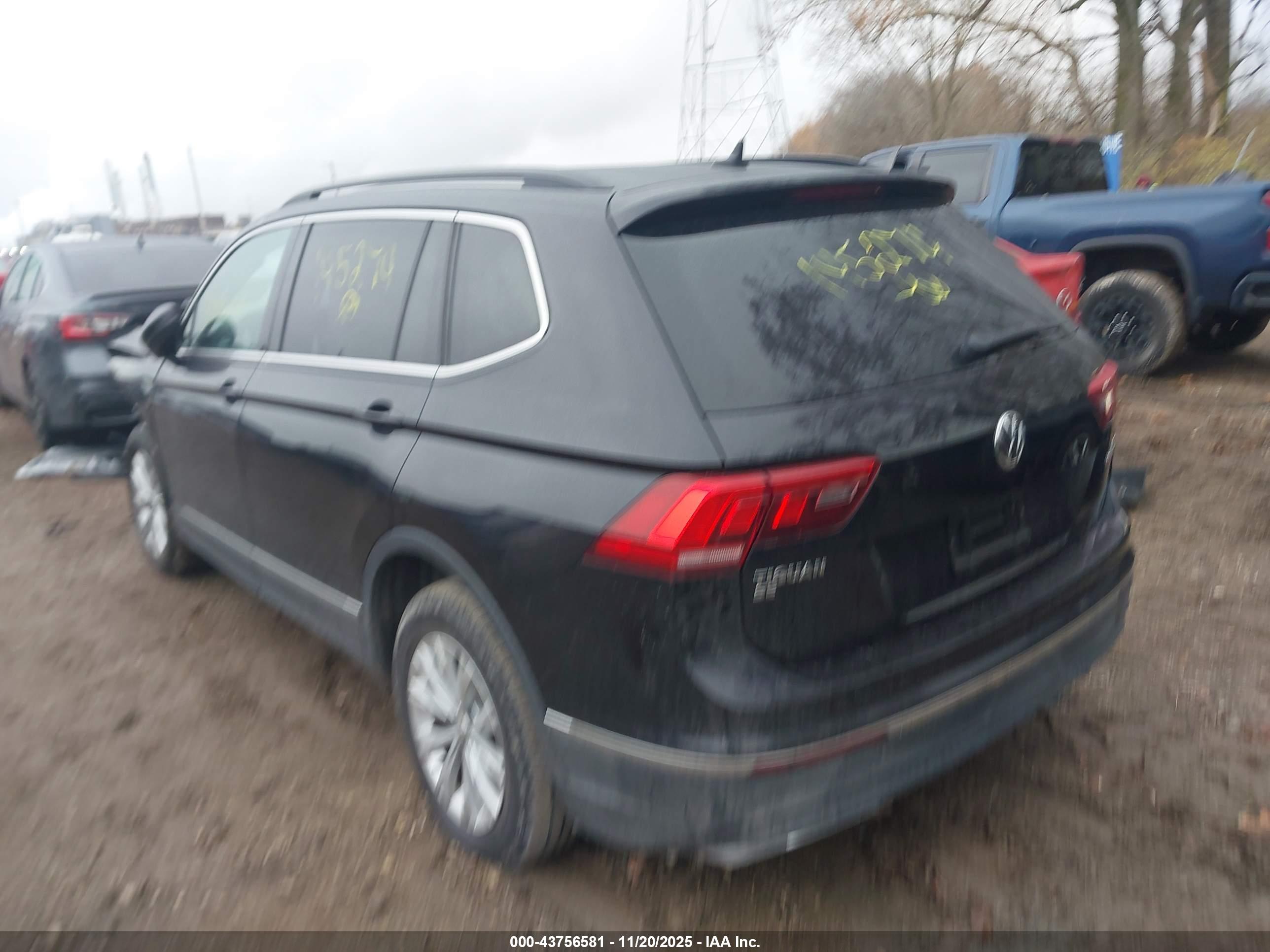 VOLKSWAGEN TIGUAN image 3