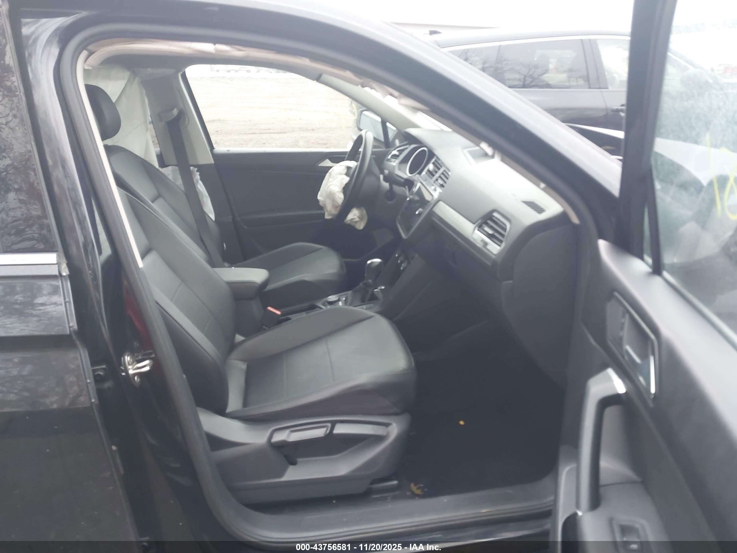 VOLKSWAGEN TIGUAN image 5