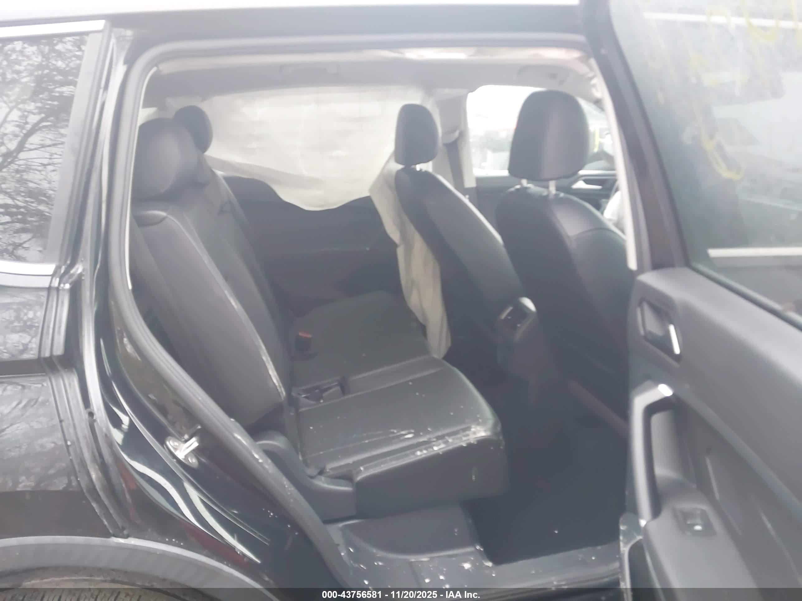 VOLKSWAGEN TIGUAN image 8