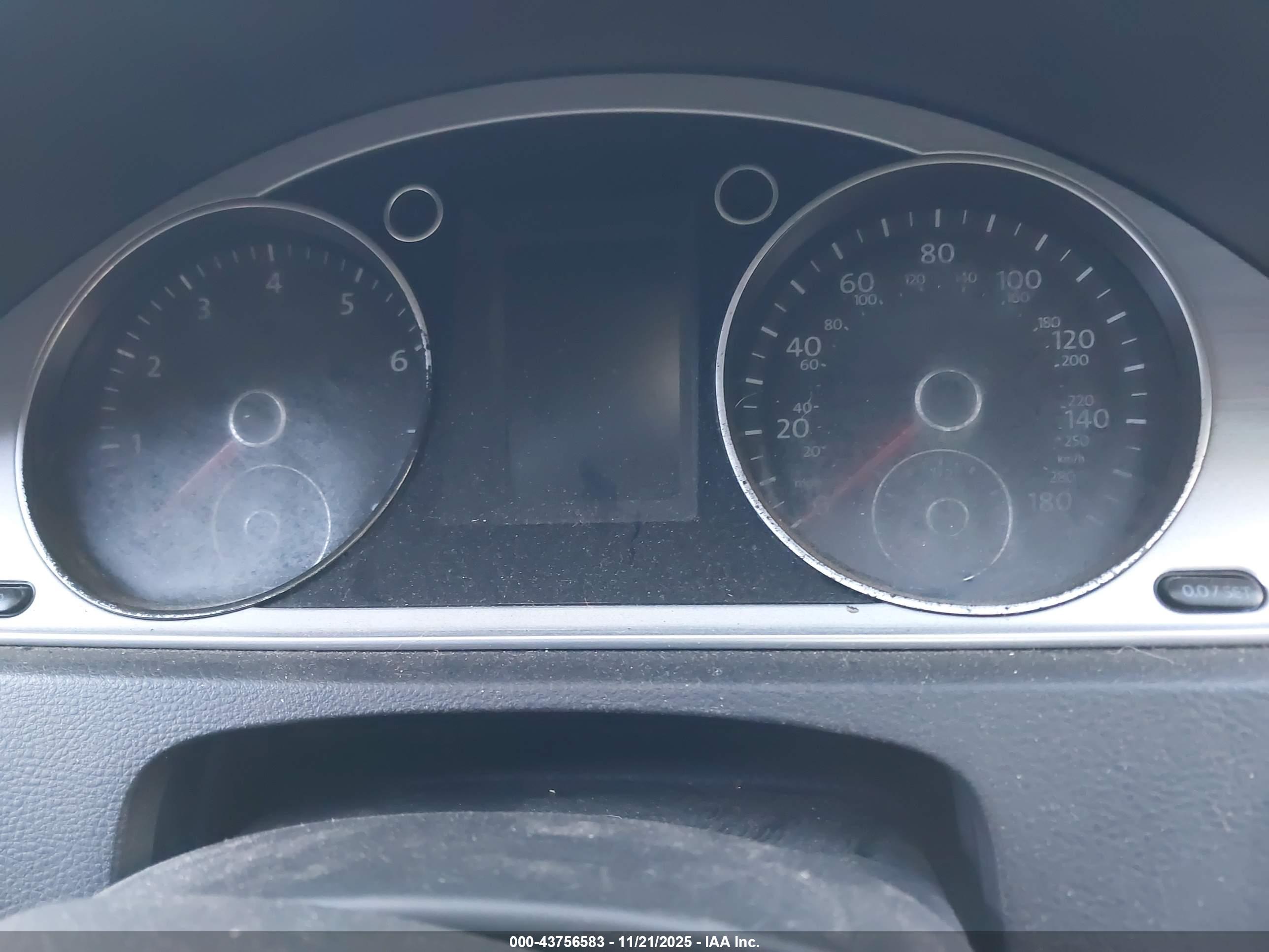 VOLKSWAGEN CC image 7
