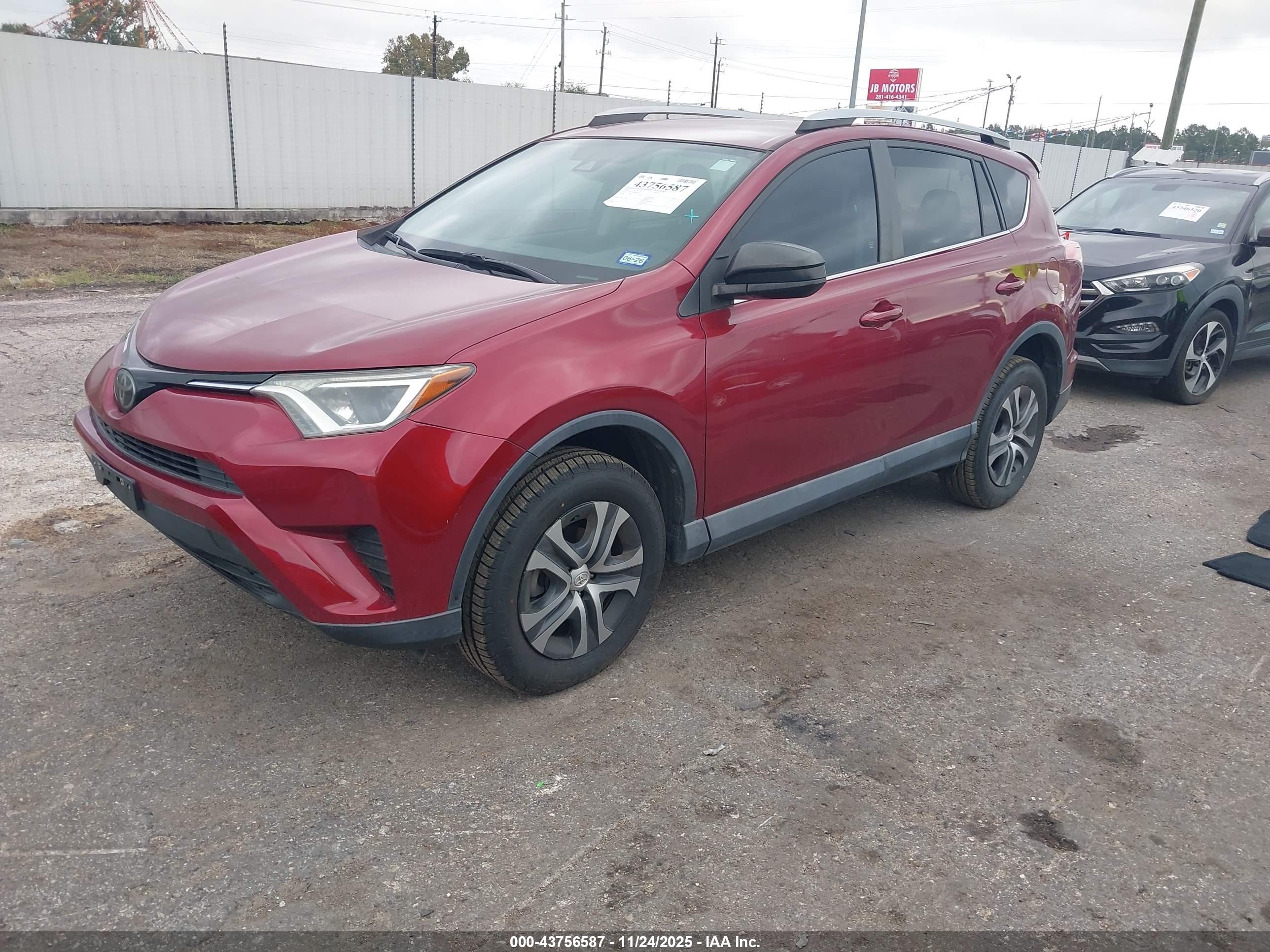 TOYOTA RAV4 image 2